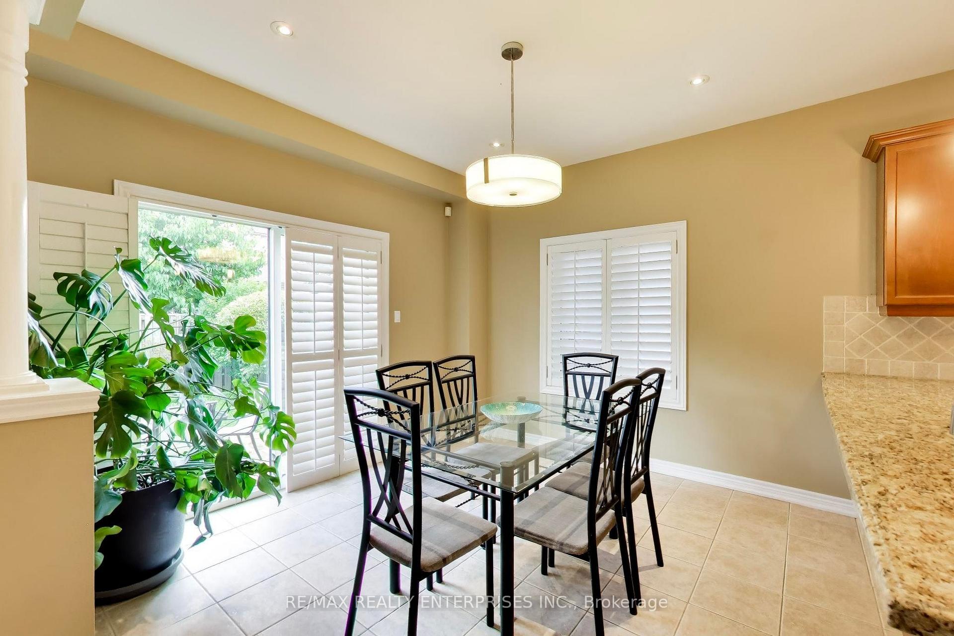 Photo 15 of 1613 Northmount Avenue, Mississauga, Lakeview — HOMEH