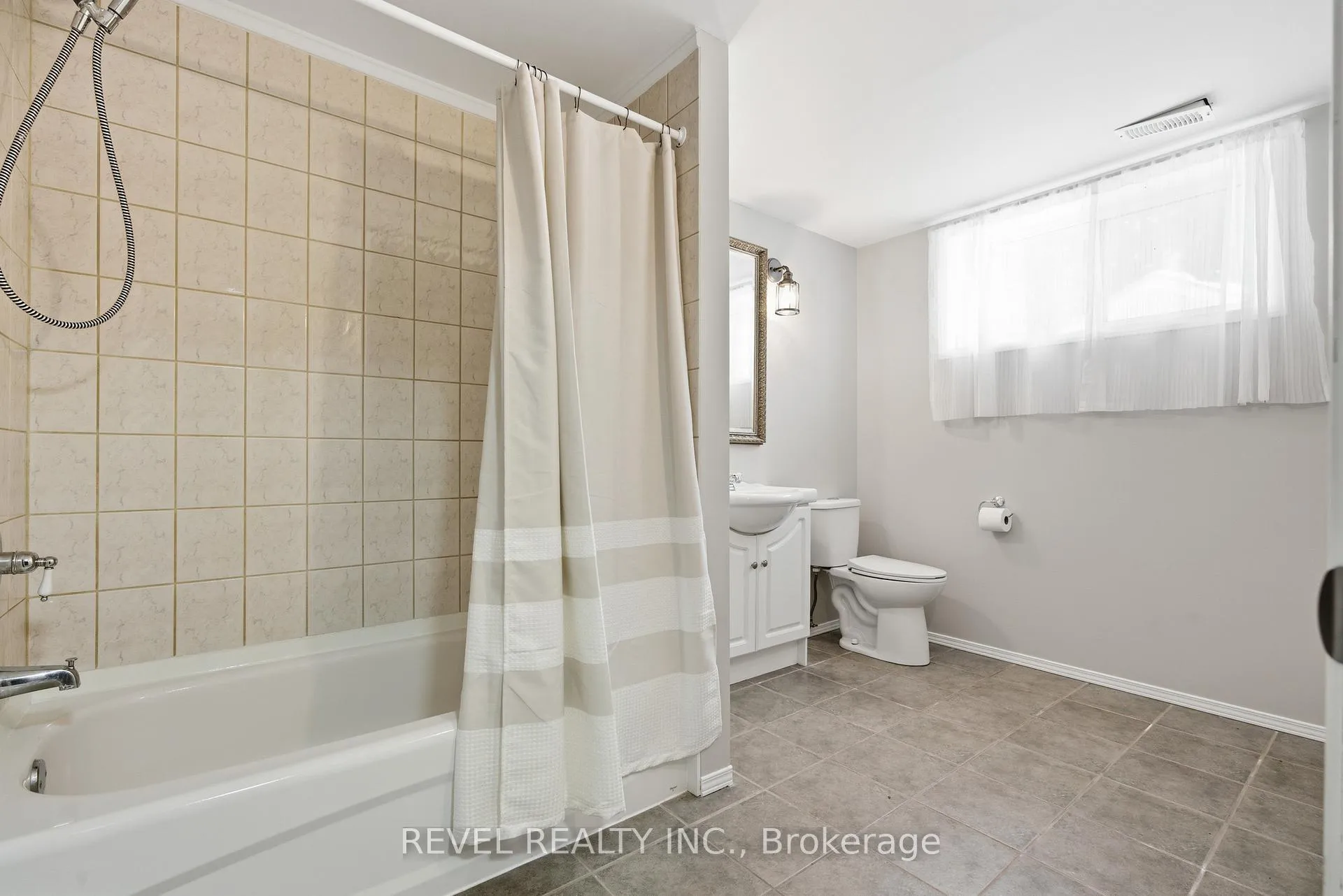 Photo 11 of 109 Mcgivern Street, Mapleton, Rural Mapleton — HOMEH