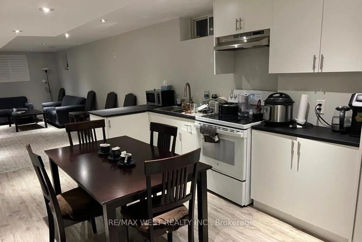 Photo 3 of Unit BSMT, 82 Antique Drive, Richmond Hill, Oak Ridges Lake Wilcox — HOMEH