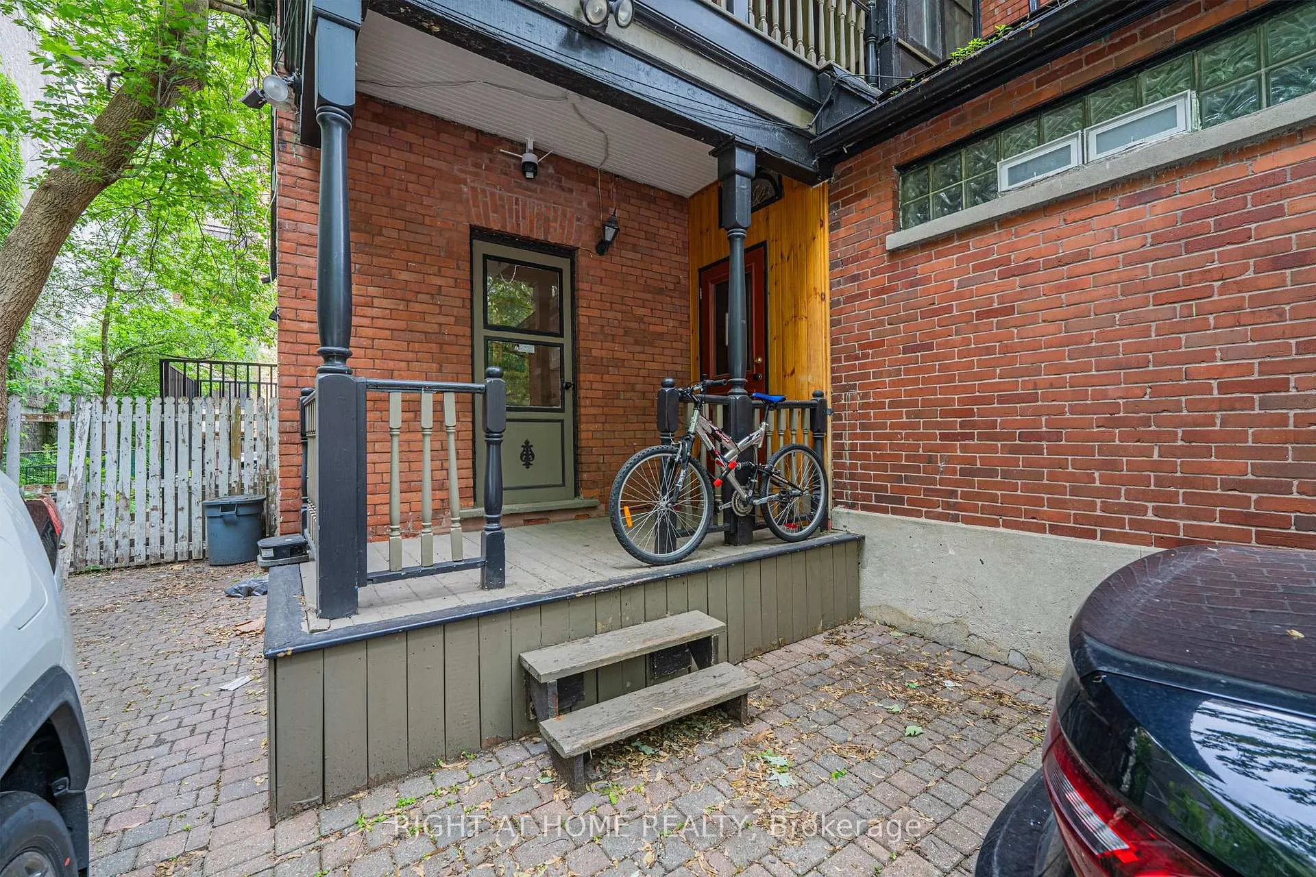 Photo 2 of Unit B, 220 Lyon Street, Ottawa, Ottawa Centre — HOMEH