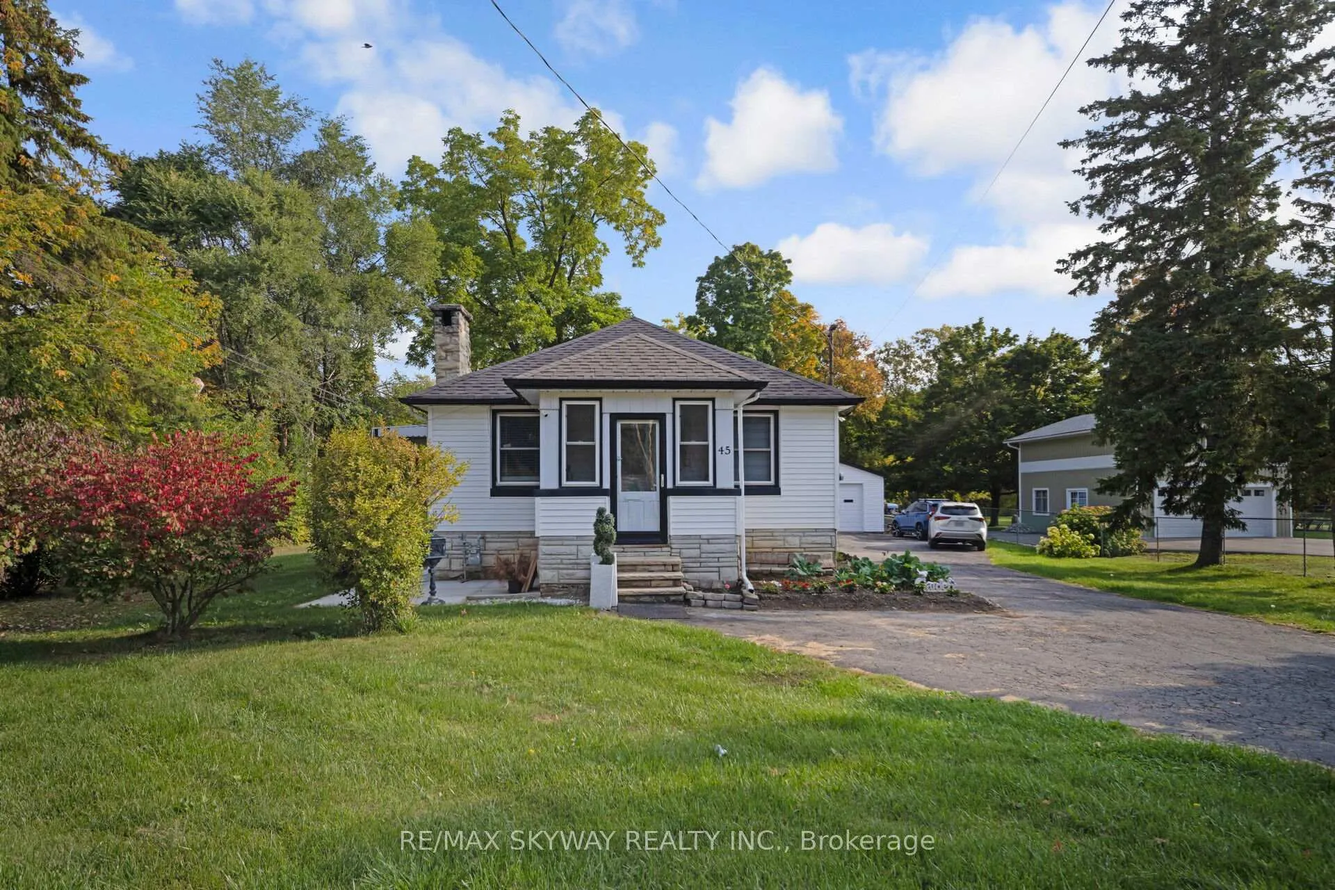 Photo 7 of 45 Confederation Street, Halton Hills, Glen Williams — HOMEH