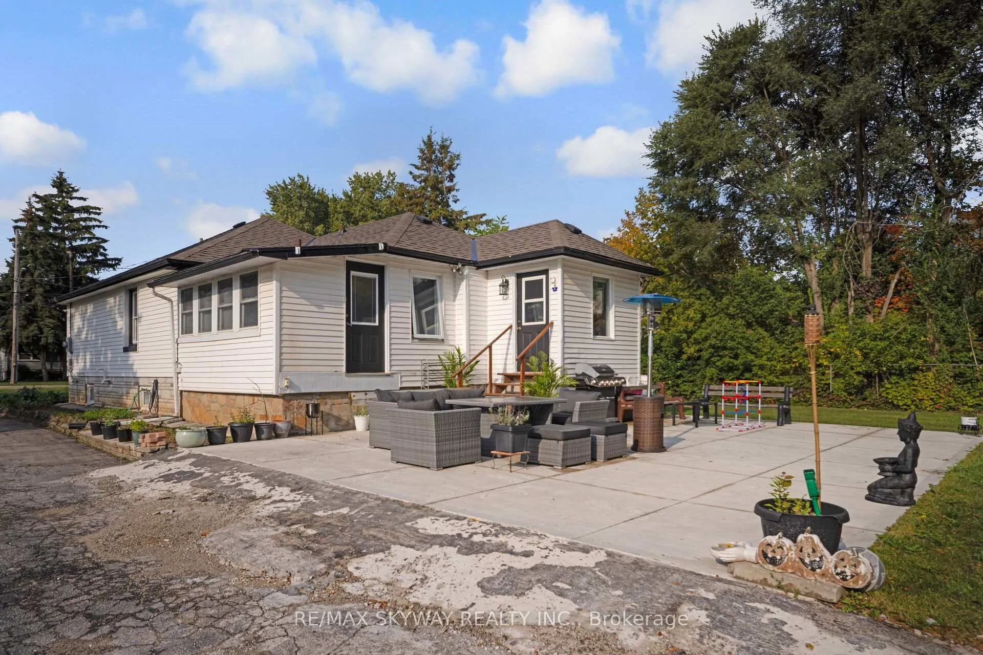 Photo 11 of 45 Confederation Street, Halton Hills, Glen Williams — HOMEH