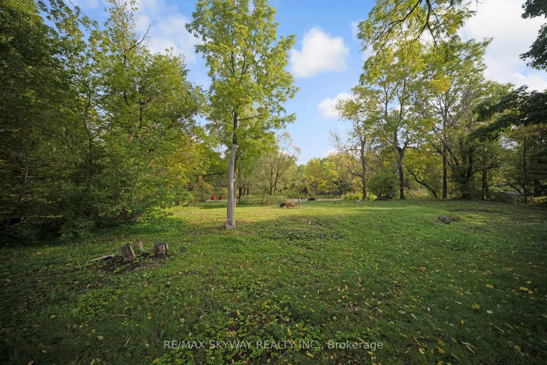 Photo 15 of 45 Confederation Street, Halton Hills, Glen Williams — HOMEH
