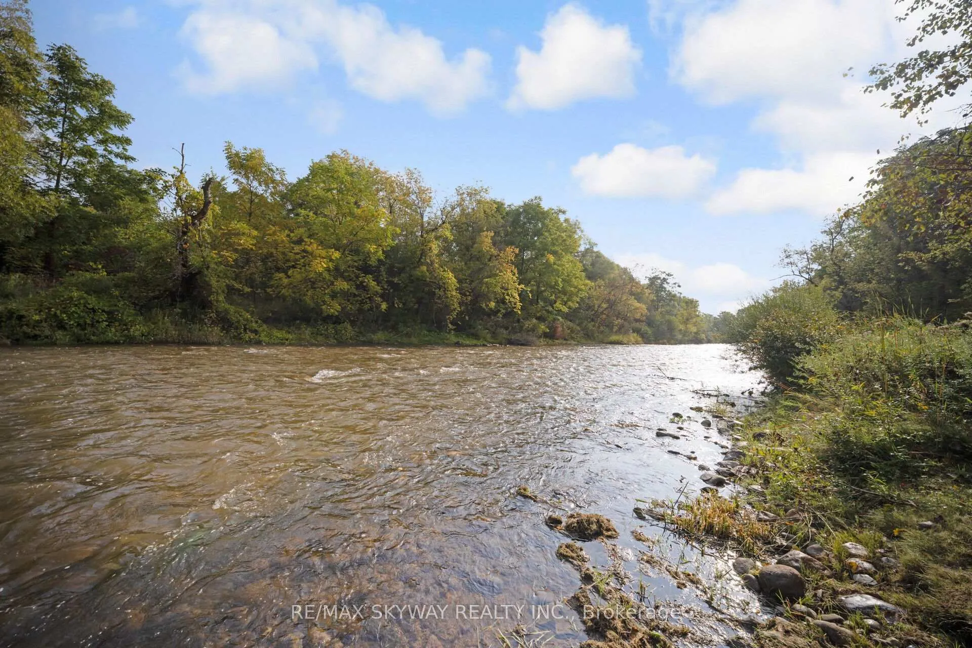 Photo 18 of 45 Confederation Street, Halton Hills, Glen Williams — HOMEH