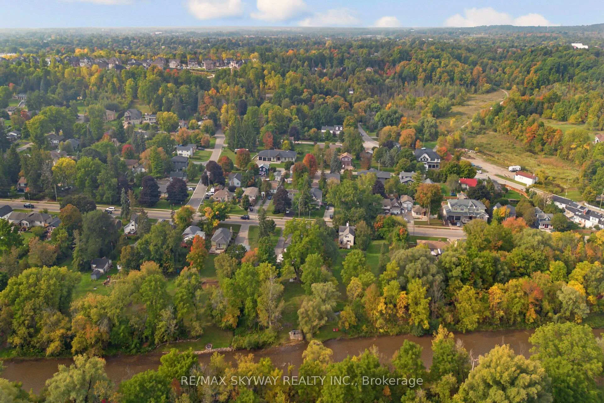 Photo 22 of 45 Confederation Street, Halton Hills, Glen Williams — HOMEH