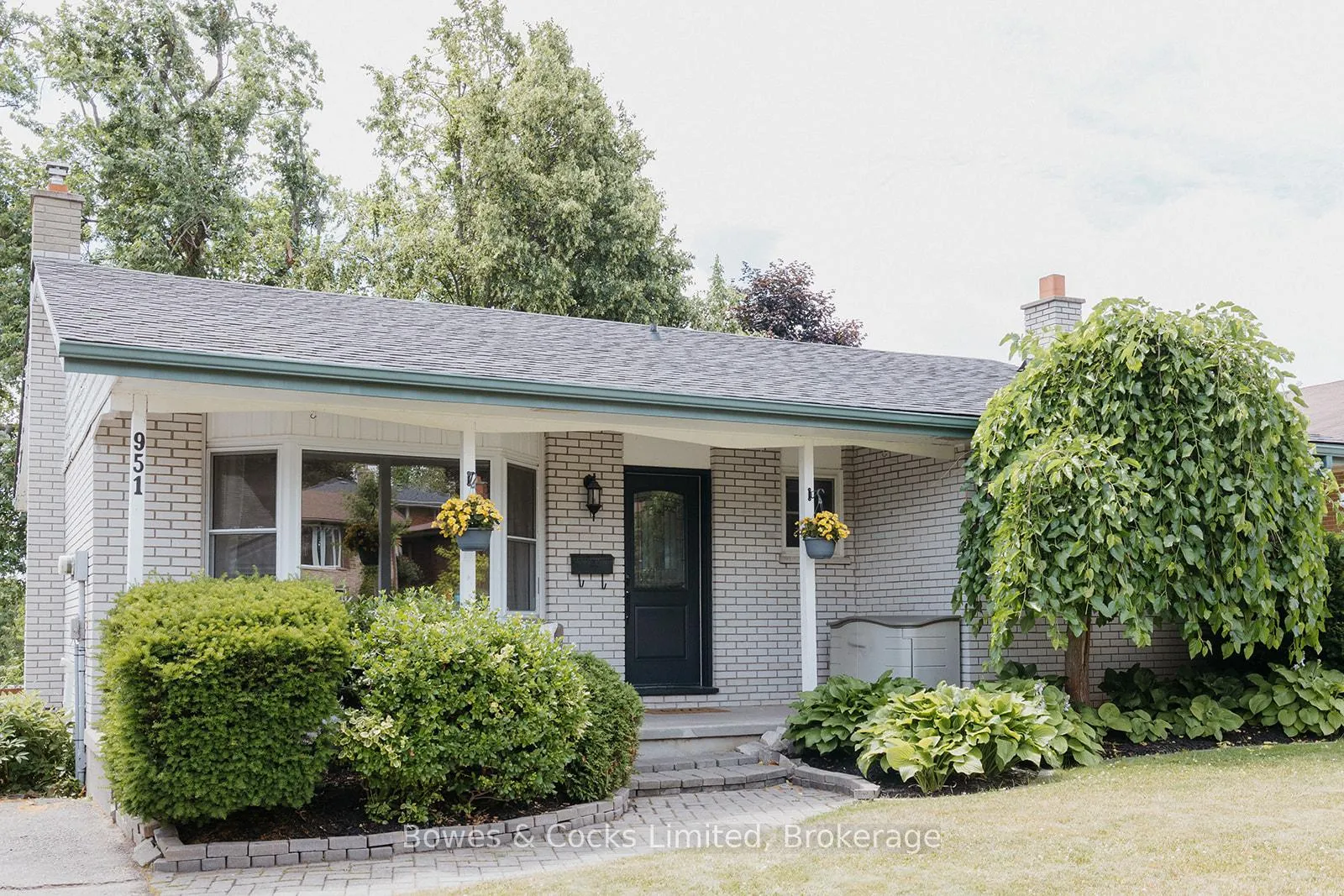Photo 2 of 951 Ellesmere Avenue, Peterborough, Northcrest Ward 5 — HOMEH