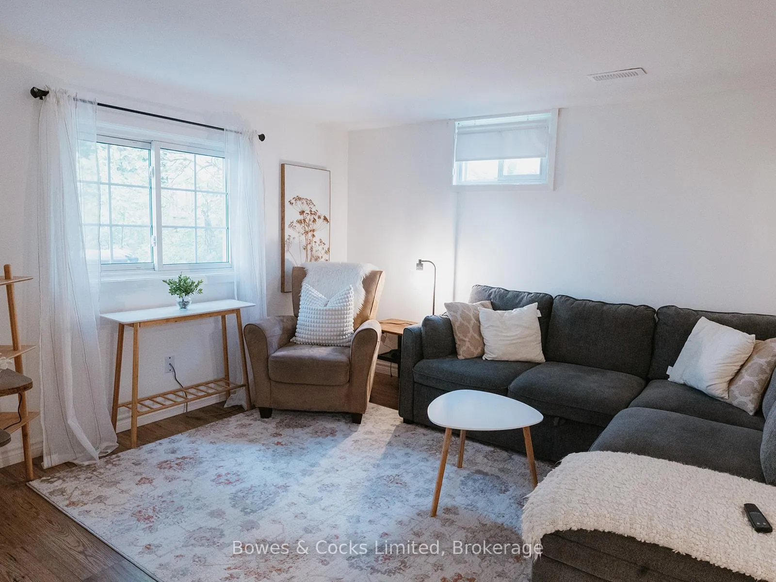 Photo 8 of 951 Ellesmere Avenue, Peterborough, Northcrest Ward 5 — HOMEH
