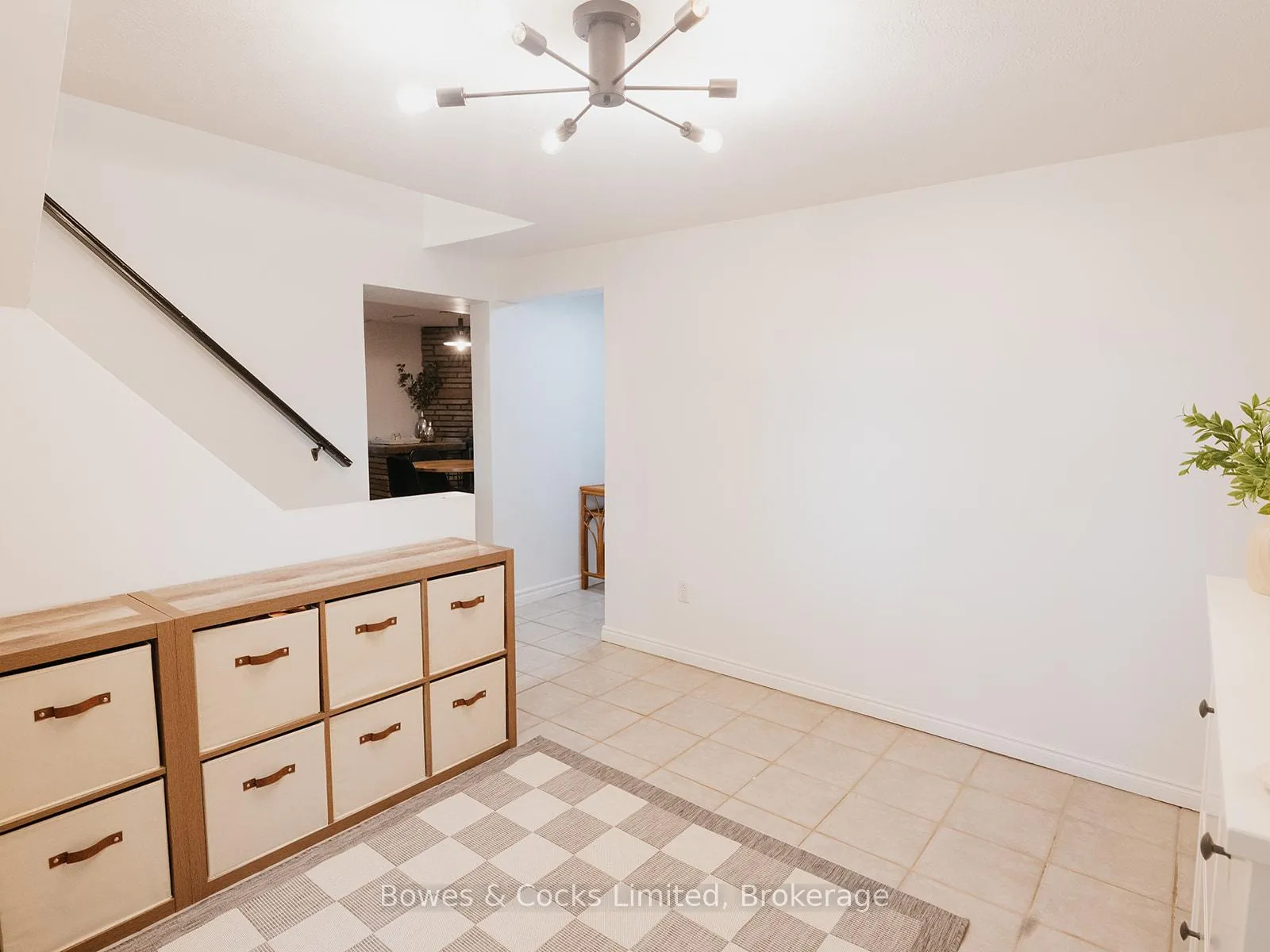 Photo 14 of 951 Ellesmere Avenue, Peterborough, Northcrest Ward 5 — HOMEH