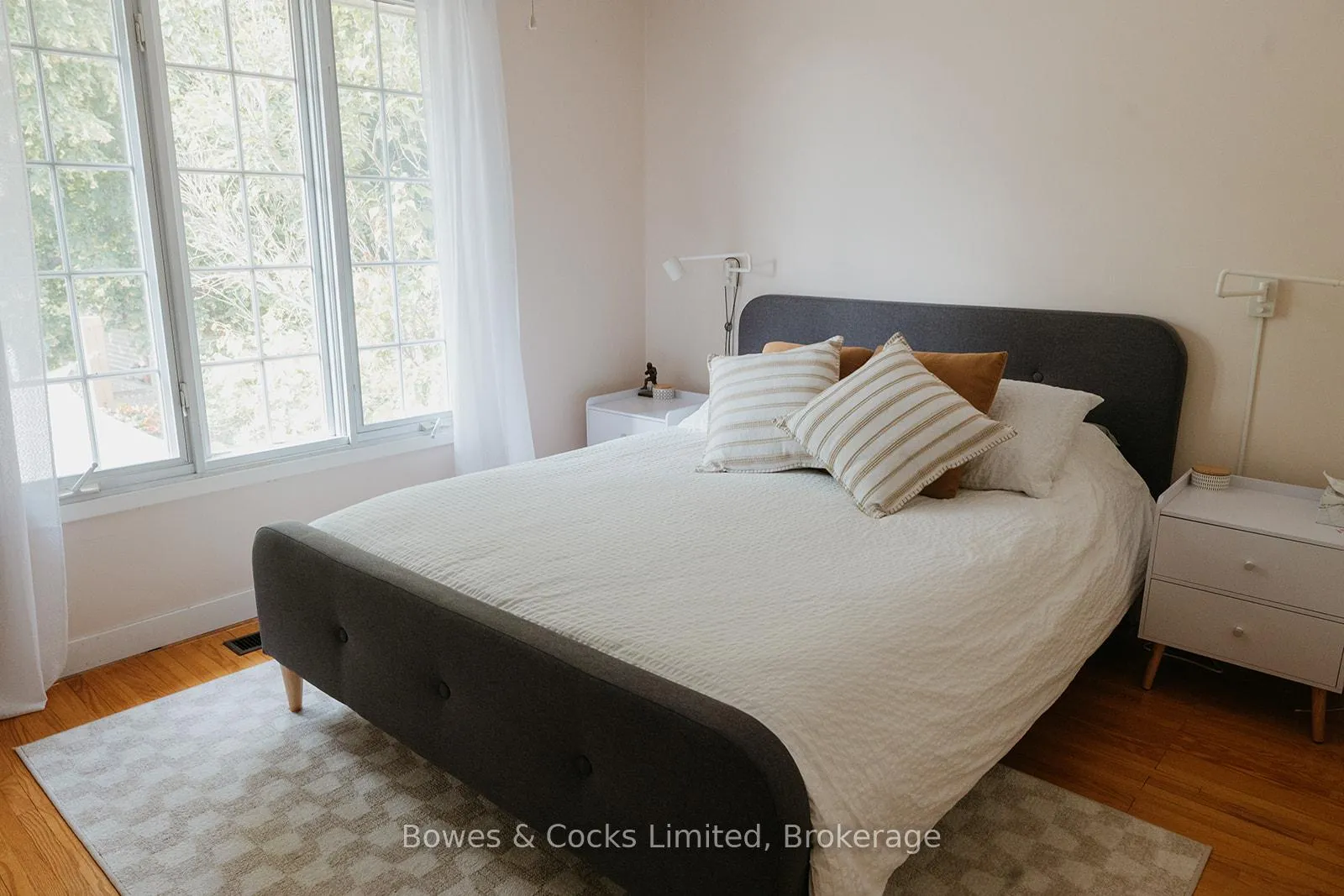 Photo 31 of 951 Ellesmere Avenue, Peterborough, Northcrest Ward 5 — HOMEH