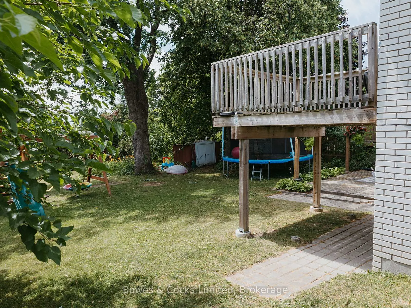 Photo 32 of 951 Ellesmere Avenue, Peterborough, Northcrest Ward 5 — HOMEH