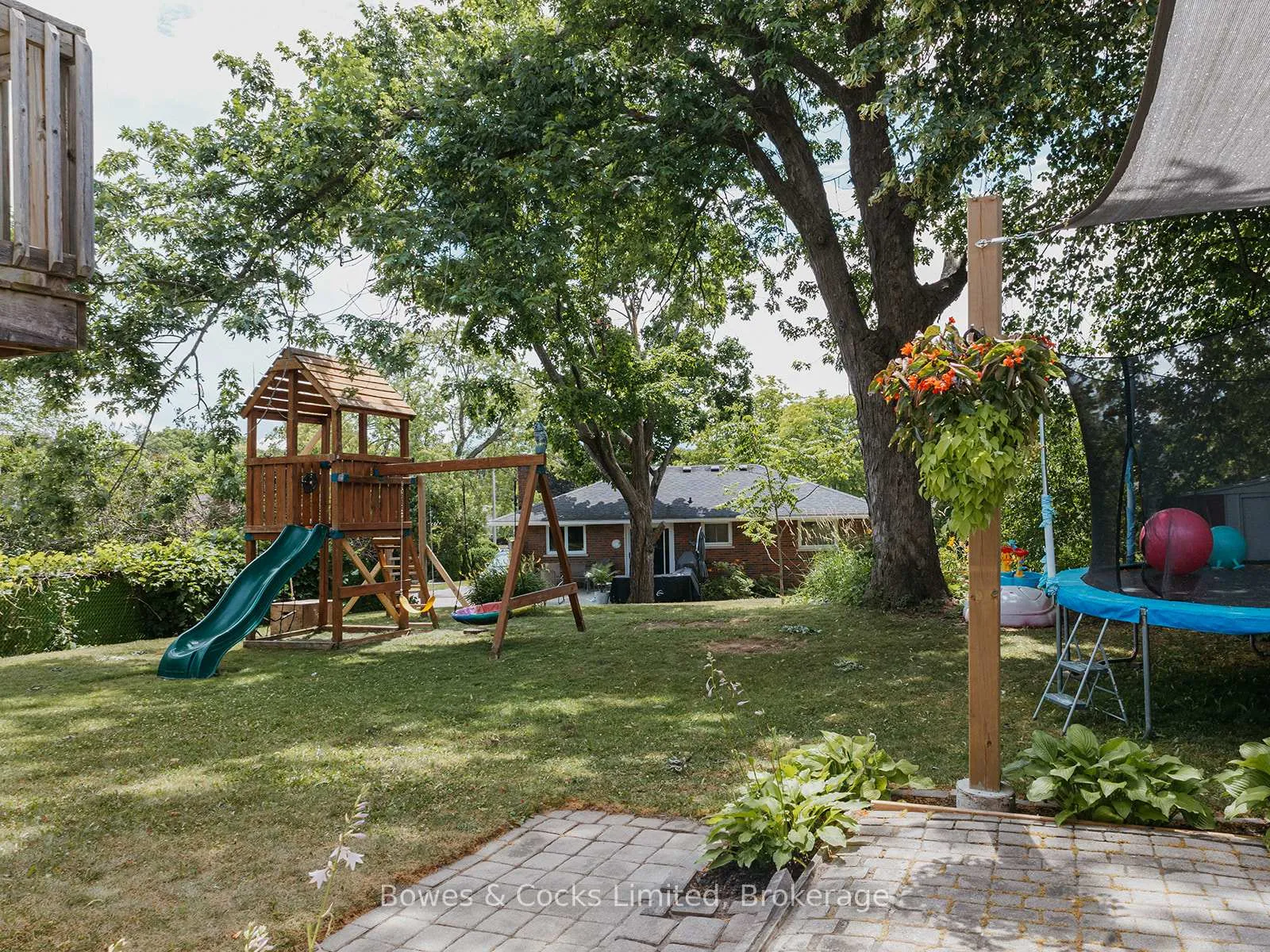 Photo 36 of 951 Ellesmere Avenue, Peterborough, Northcrest Ward 5 — HOMEH