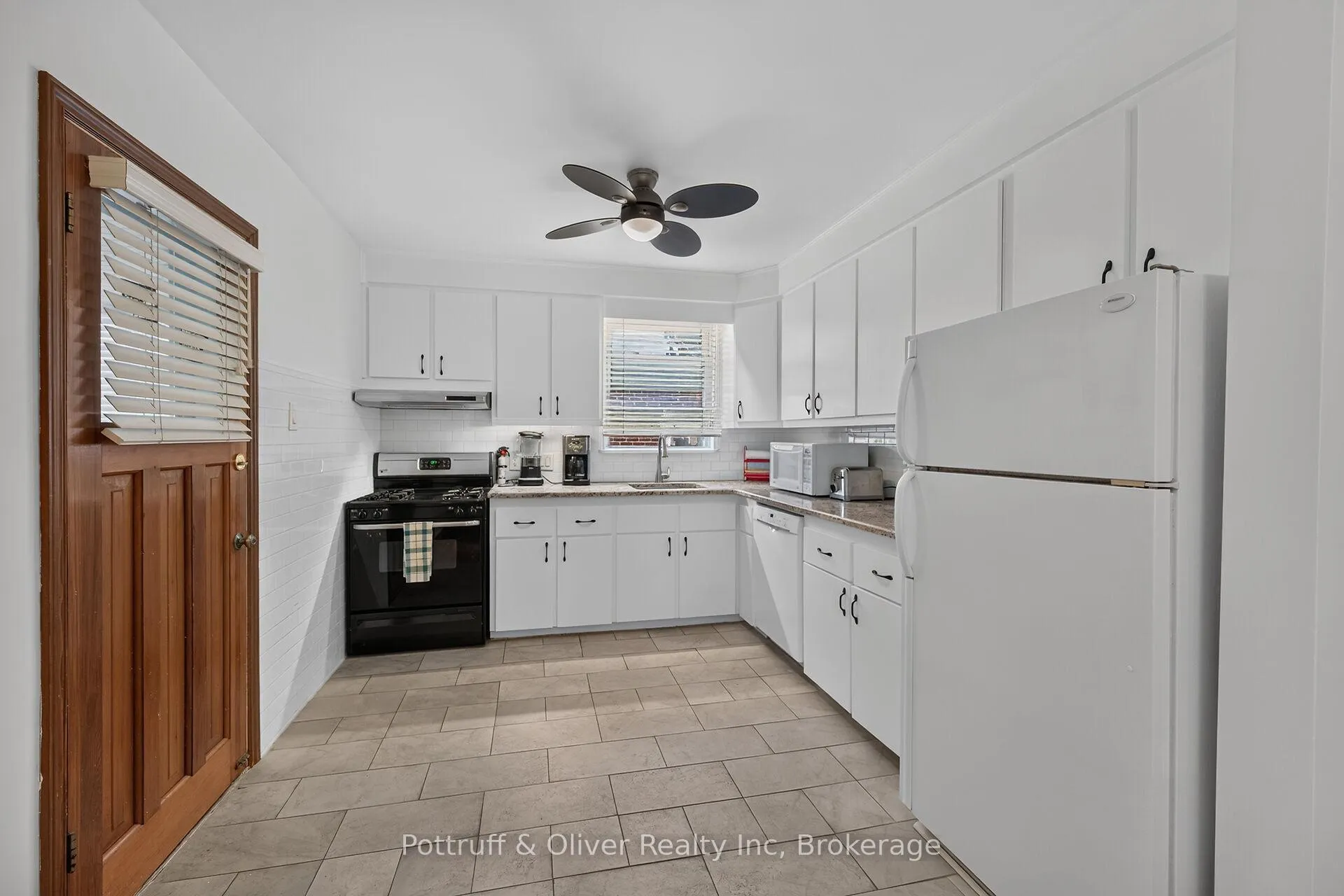 Photo 15 of 83 Aberfoyle Avenue, Hamilton, Rosedale — HOMEH