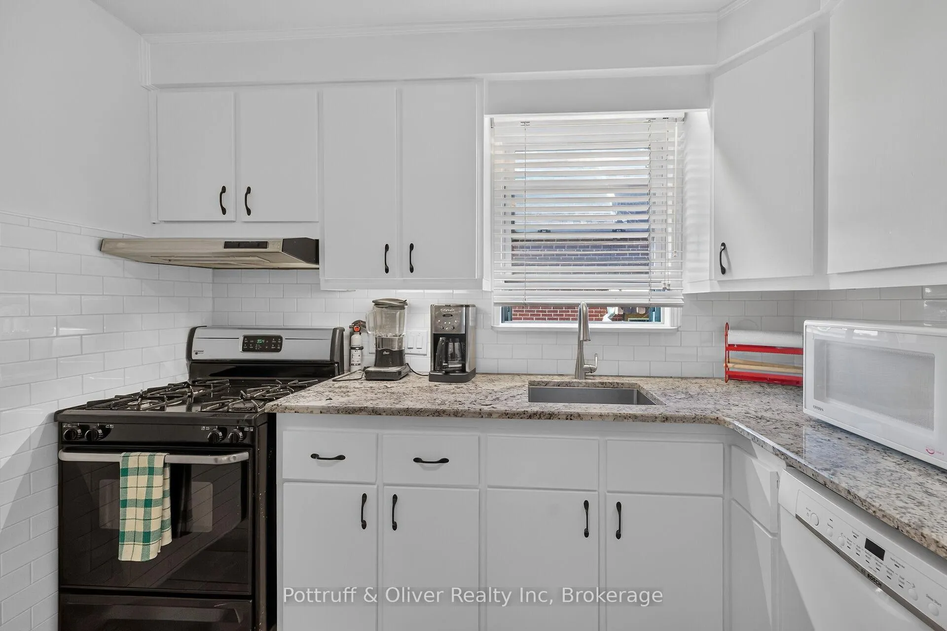 Photo 16 of 83 Aberfoyle Avenue, Hamilton, Rosedale — HOMEH