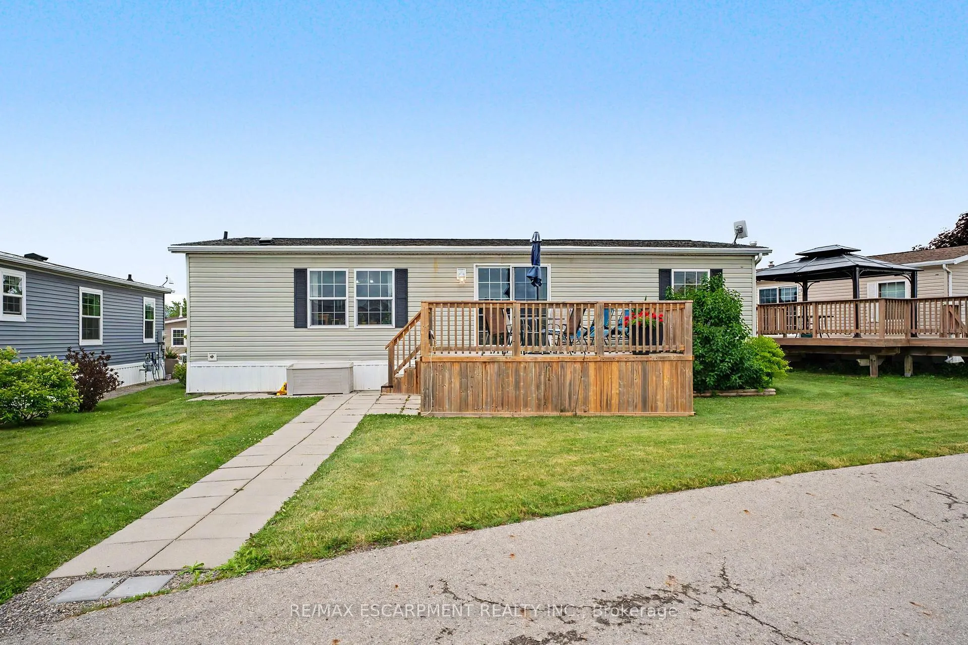 Photo 26 of 4 Hickory Hollow, Haldimand, Nanticoke — HOMEH