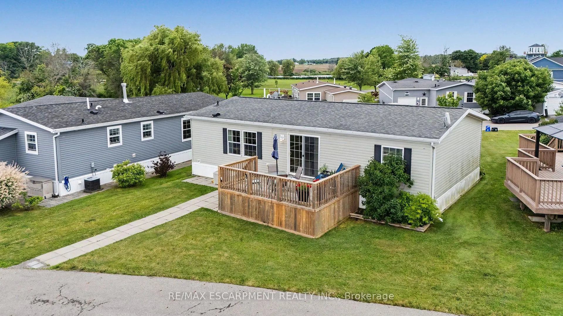 Photo 32 of 4 Hickory Hollow, Haldimand, Nanticoke — HOMEH