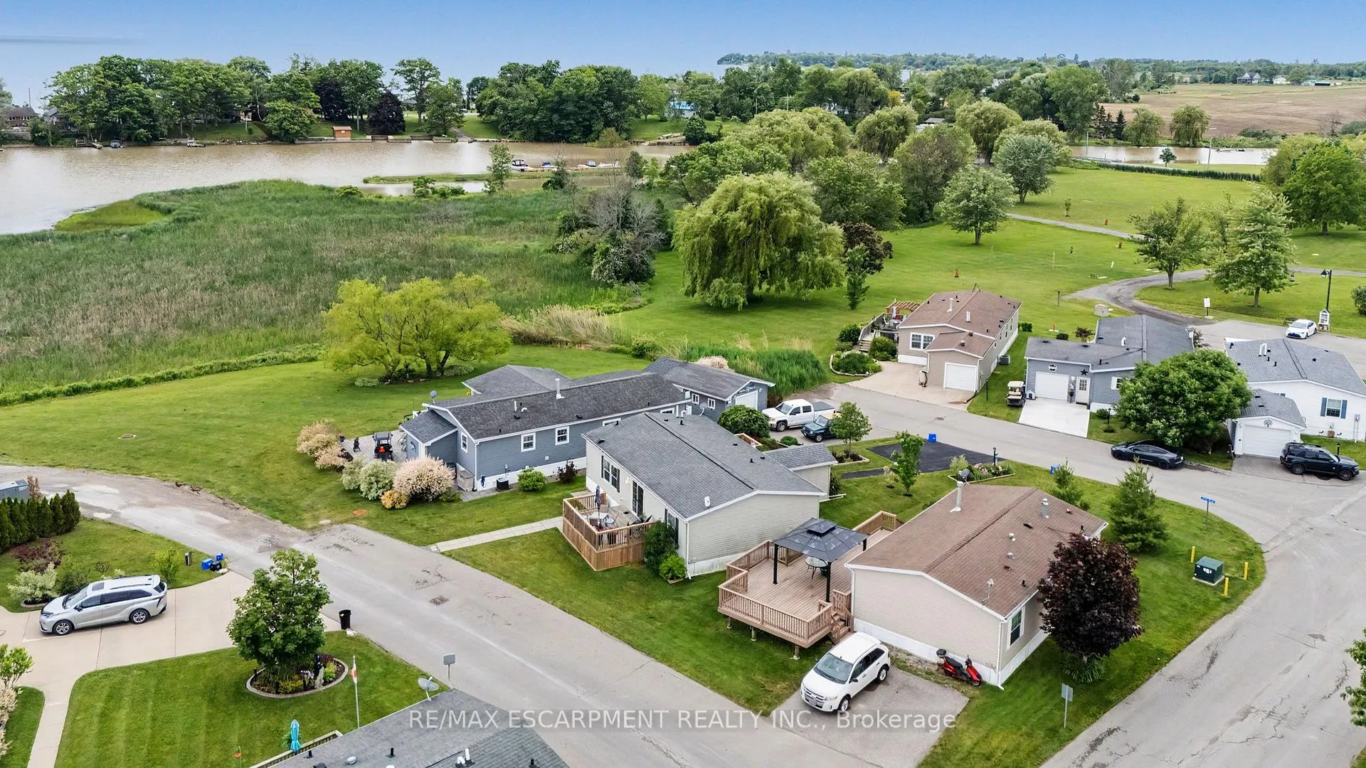 Photo 36 of 4 Hickory Hollow, Haldimand, Nanticoke — HOMEH