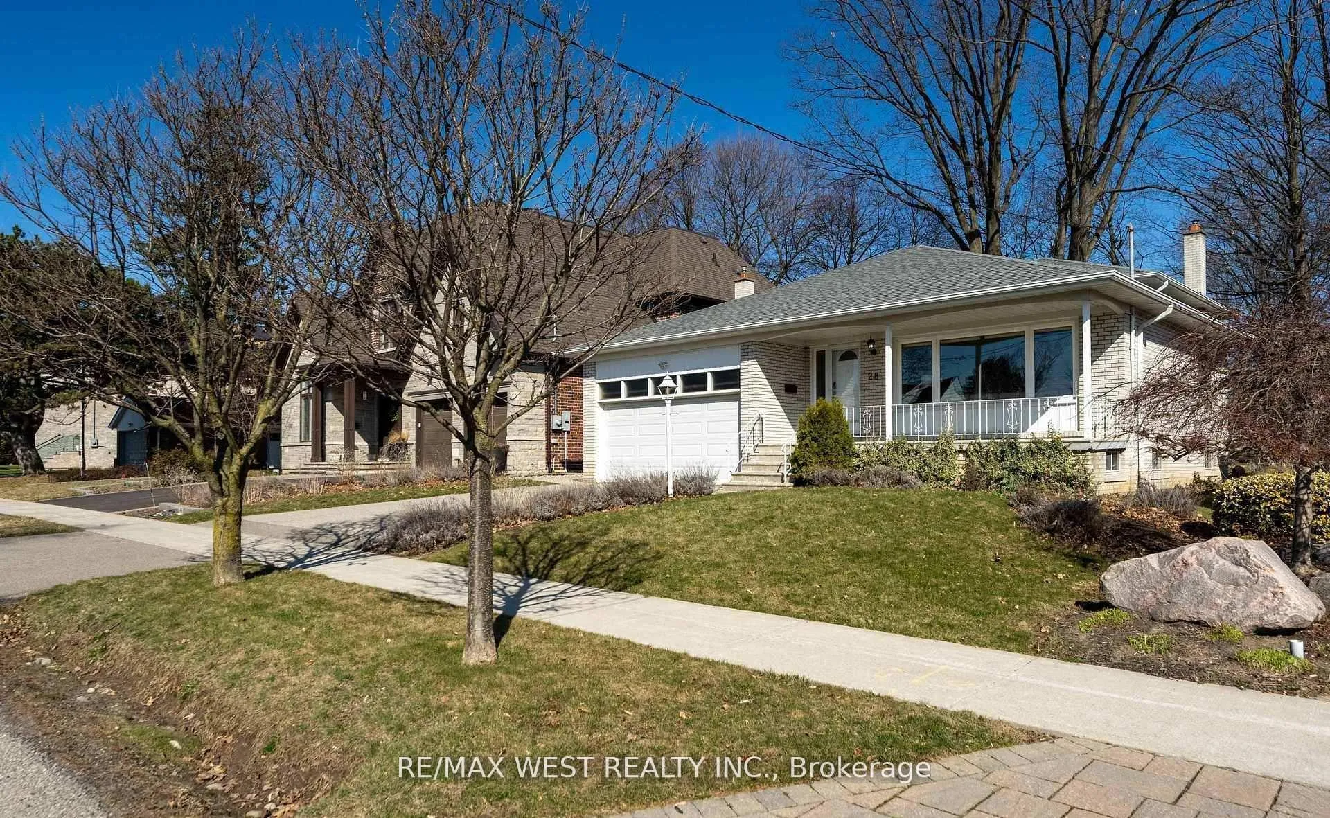 Photo 2 of 29 Braywin Drive, Etobicoke, Kingsview Village-The Westway — HOMEH