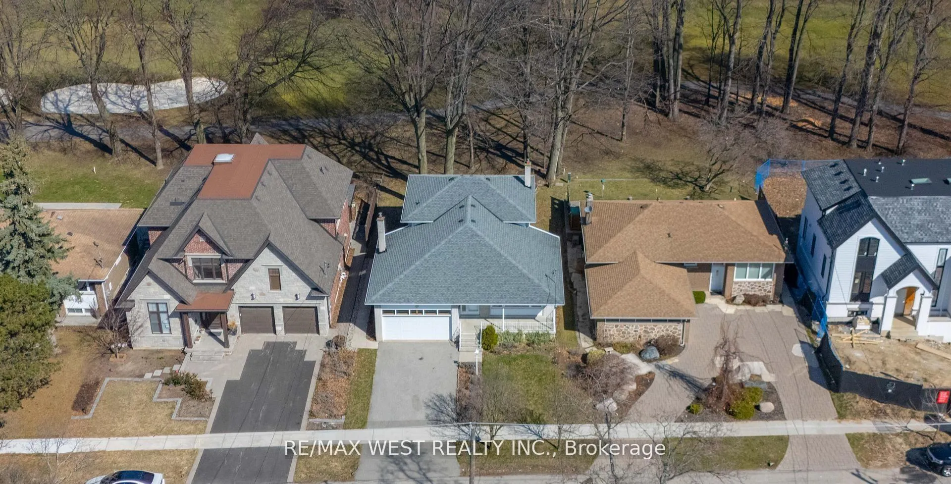 Photo 3 of 29 Braywin Drive, Etobicoke, Kingsview Village-The Westway — HOMEH