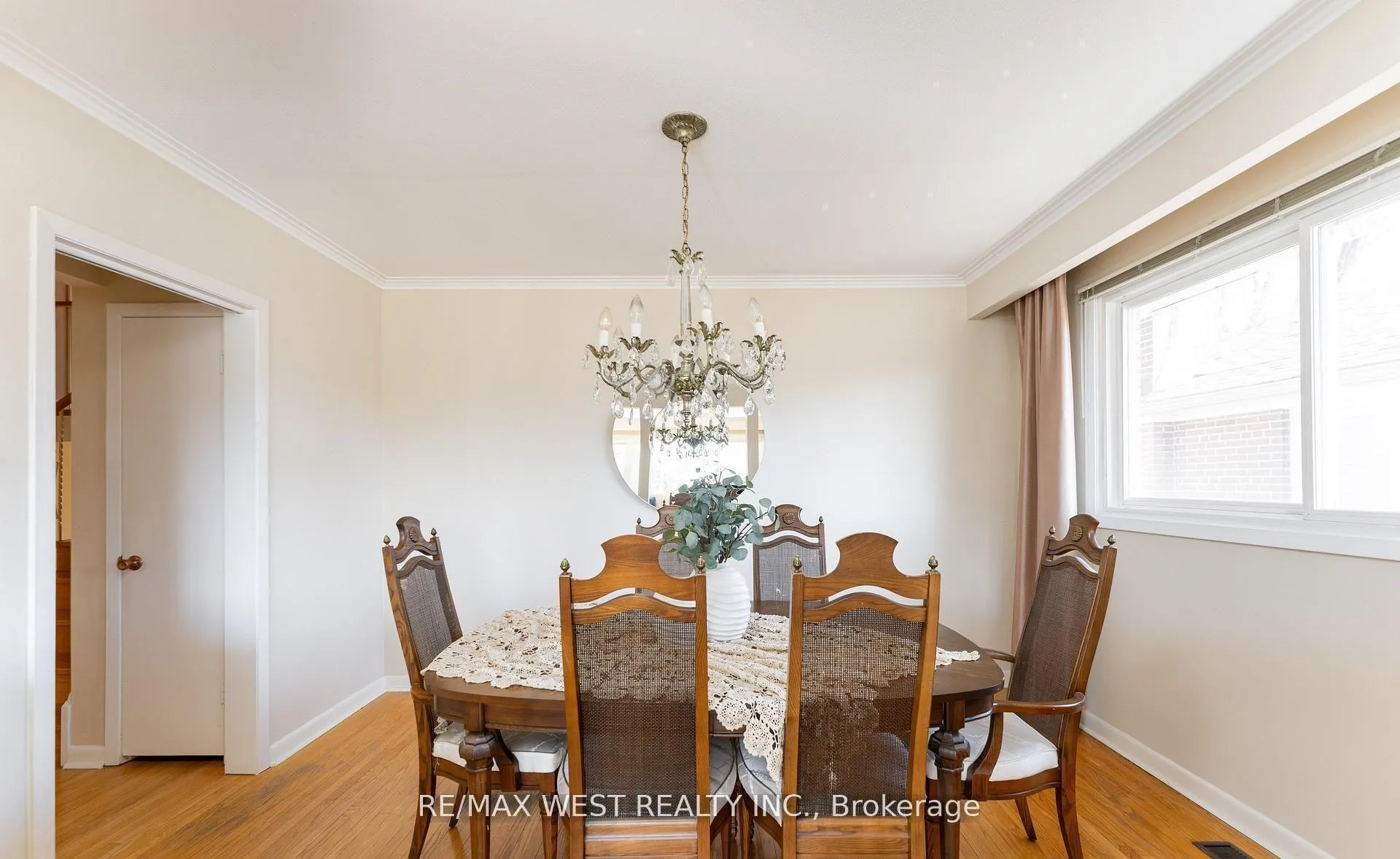 Photo 7 of 29 Braywin Drive, Etobicoke, Kingsview Village-The Westway — HOMEH