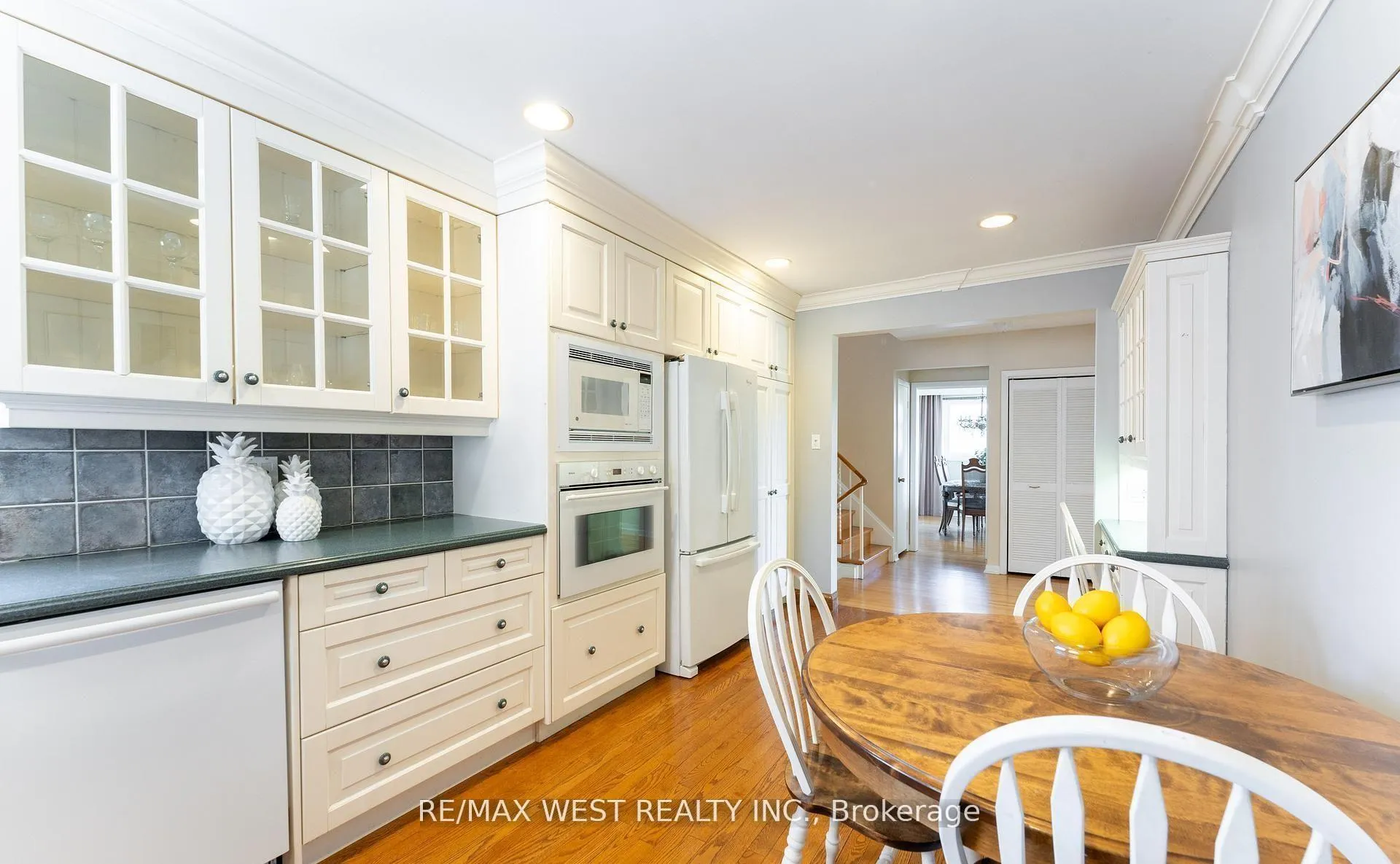 Photo 9 of 29 Braywin Drive, Etobicoke, Kingsview Village-The Westway — HOMEH