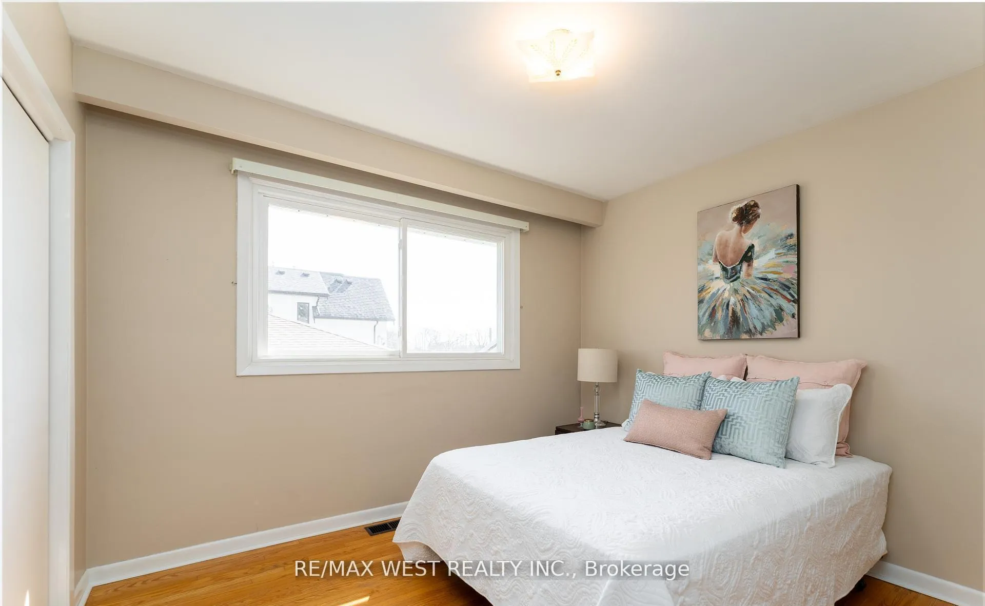 Photo 11 of 29 Braywin Drive, Etobicoke, Kingsview Village-The Westway — HOMEH