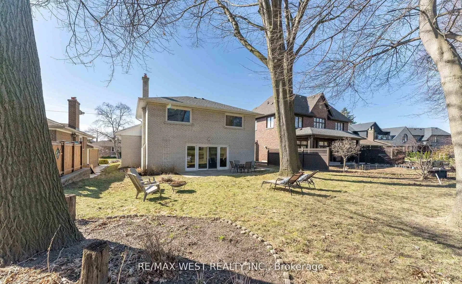 Photo 23 of 29 Braywin Drive, Etobicoke, Kingsview Village-The Westway — HOMEH