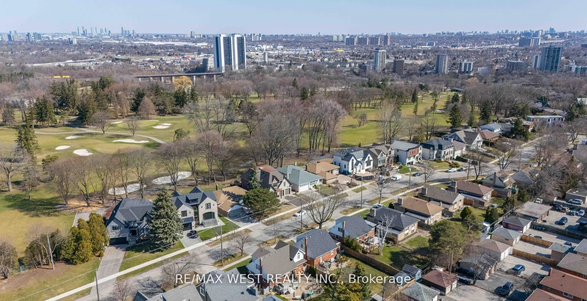 Photo 24 of 29 Braywin Drive, Etobicoke, Kingsview Village-The Westway — HOMEH