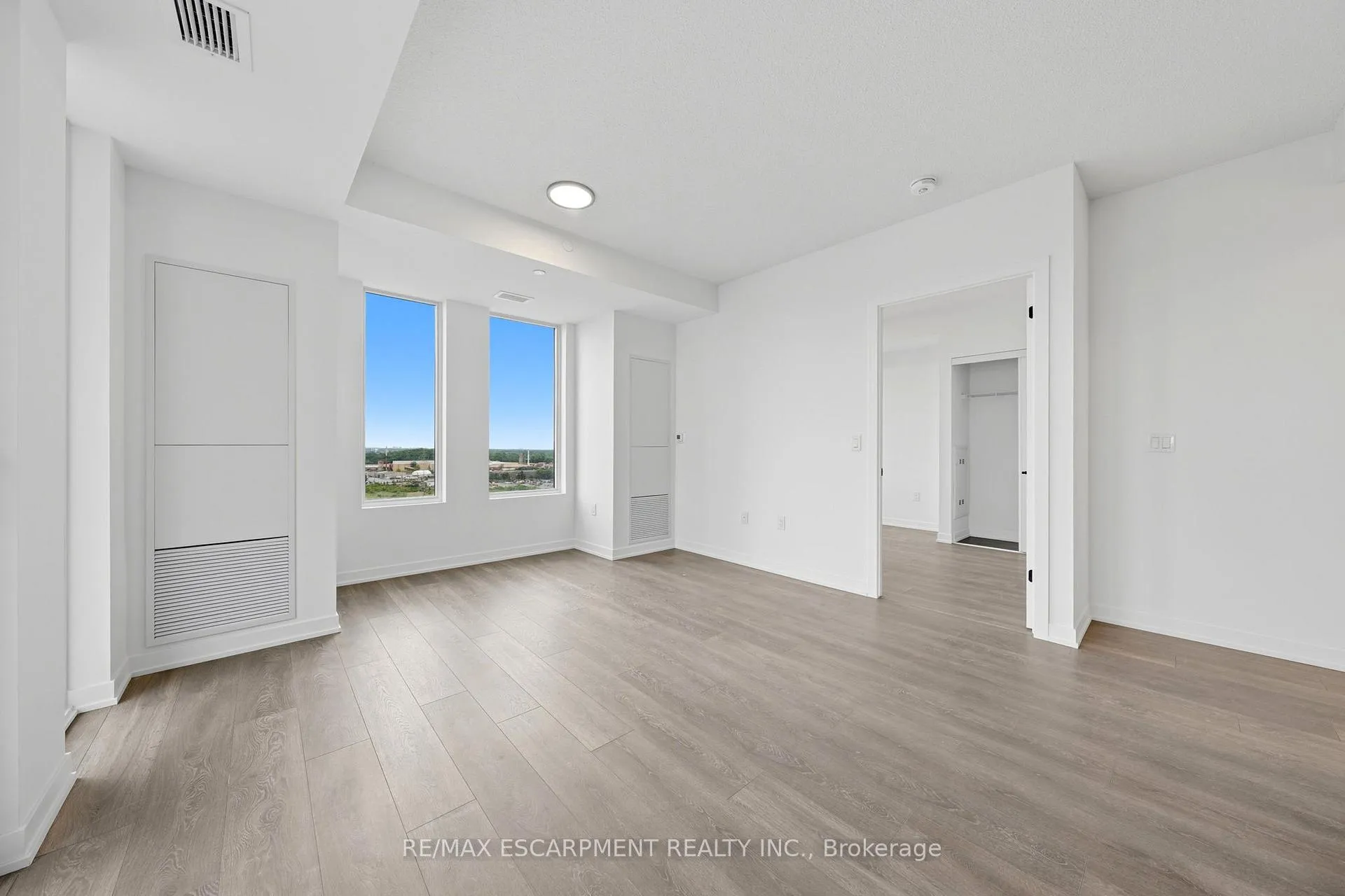Photo 10 of Unit C1403, 4878 Powers Common, Burlington, Alton — HOMEH