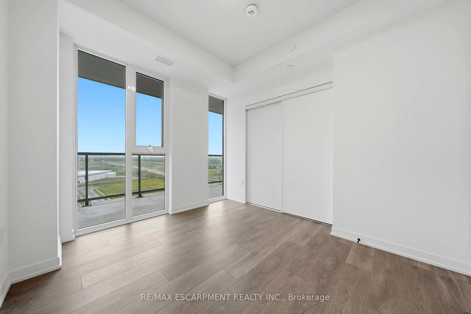 Photo 17 of Unit C1403, 4878 Powers Common, Burlington, Alton — HOMEH