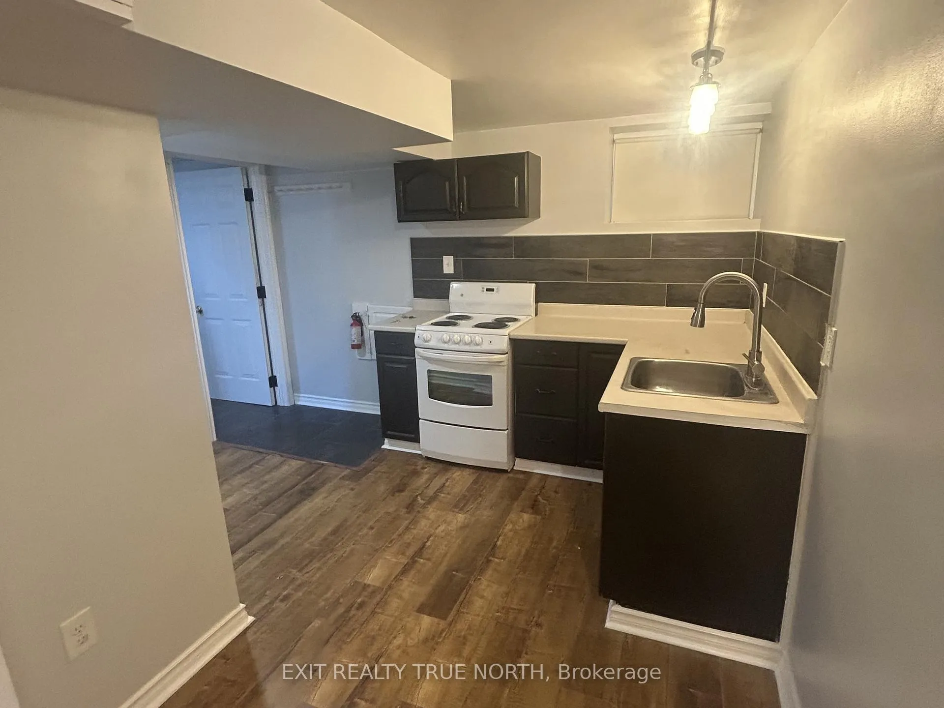 Photo 3 of BSMT - 134 Innisfil Street, Barrie, Sanford — HOMEH