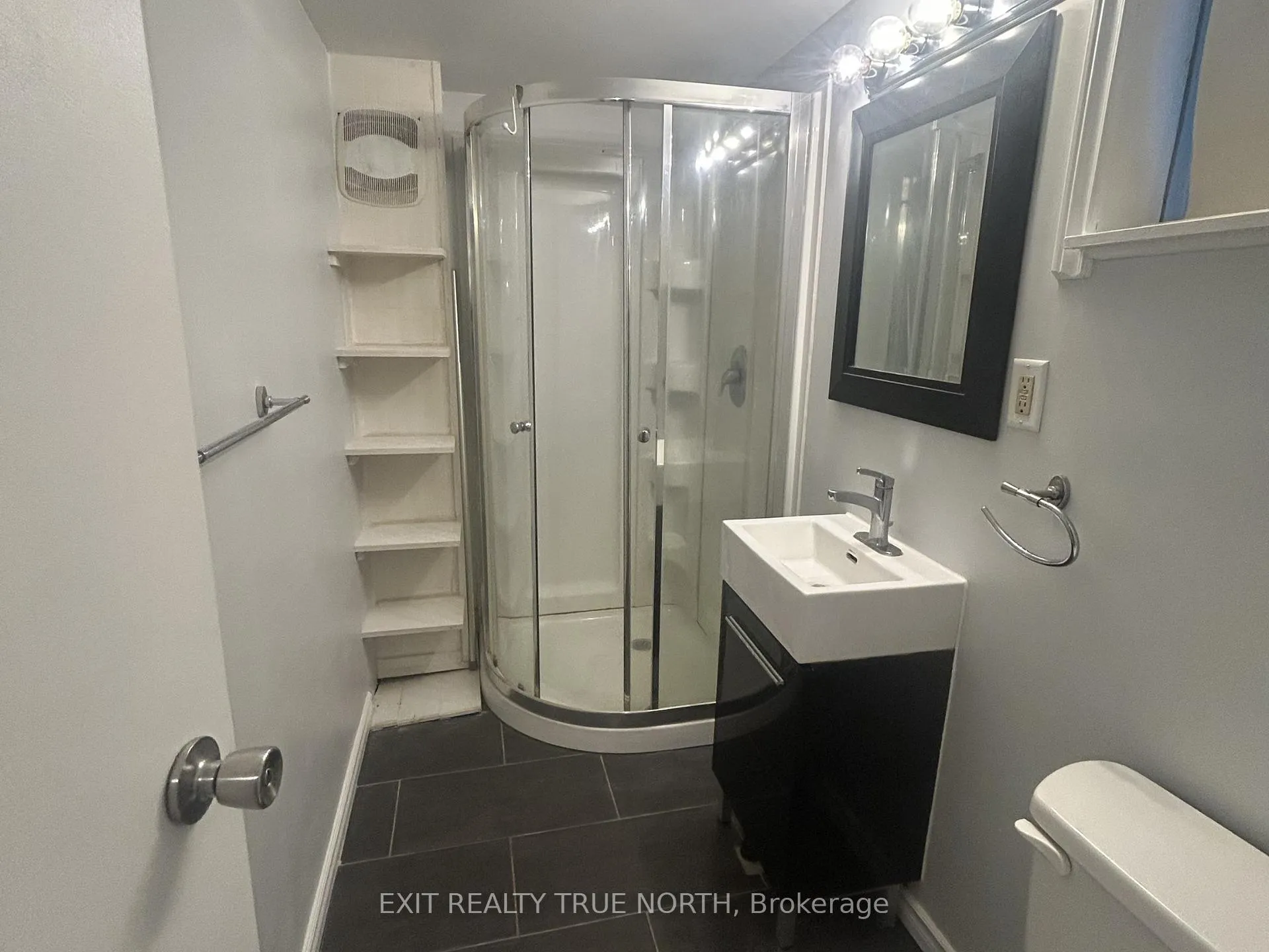 Photo 5 of BSMT - 134 Innisfil Street, Barrie, Sanford — HOMEH