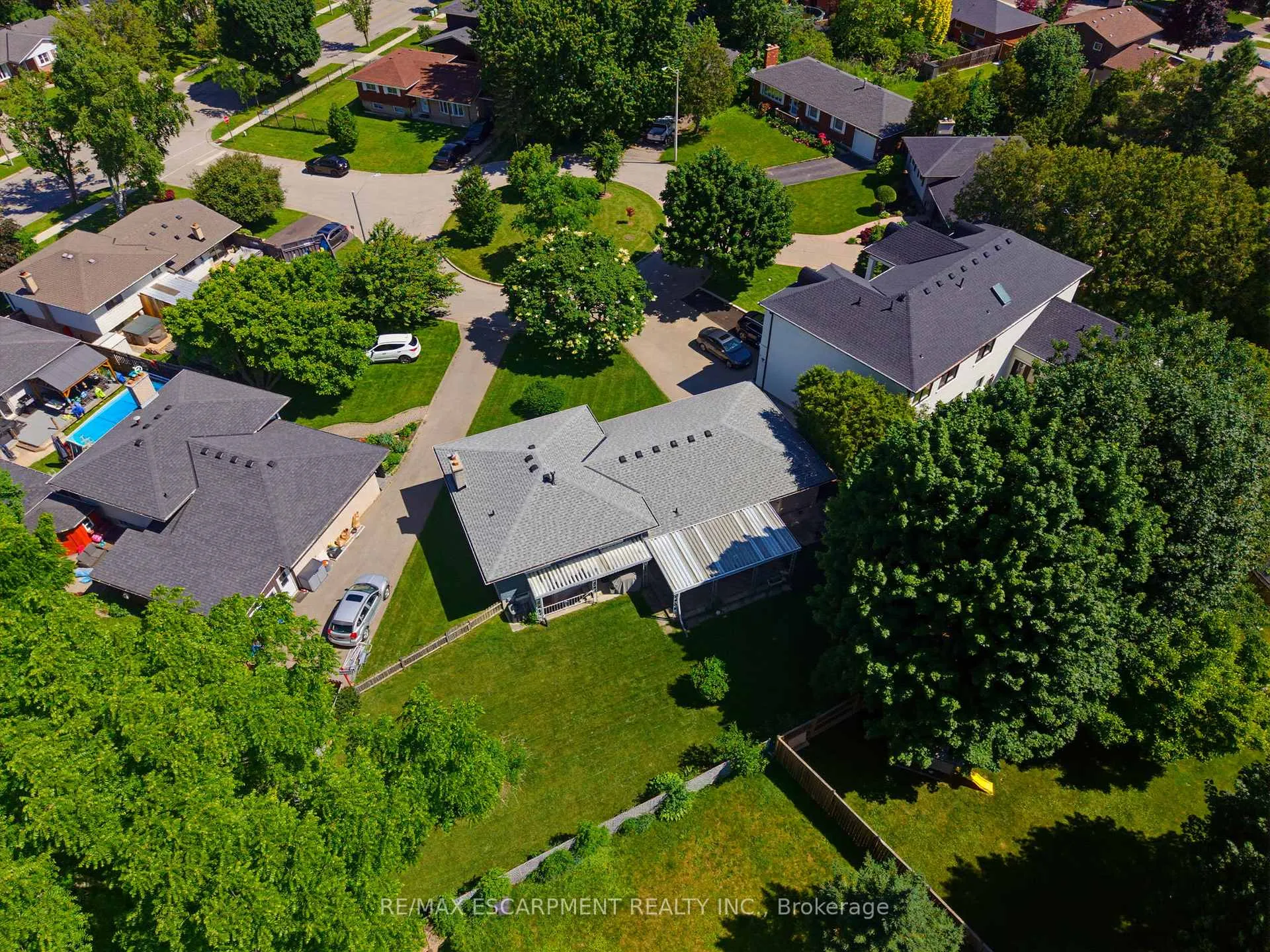 Photo 5 of 6 Treelawn Terrace, Brantford — HOMEH