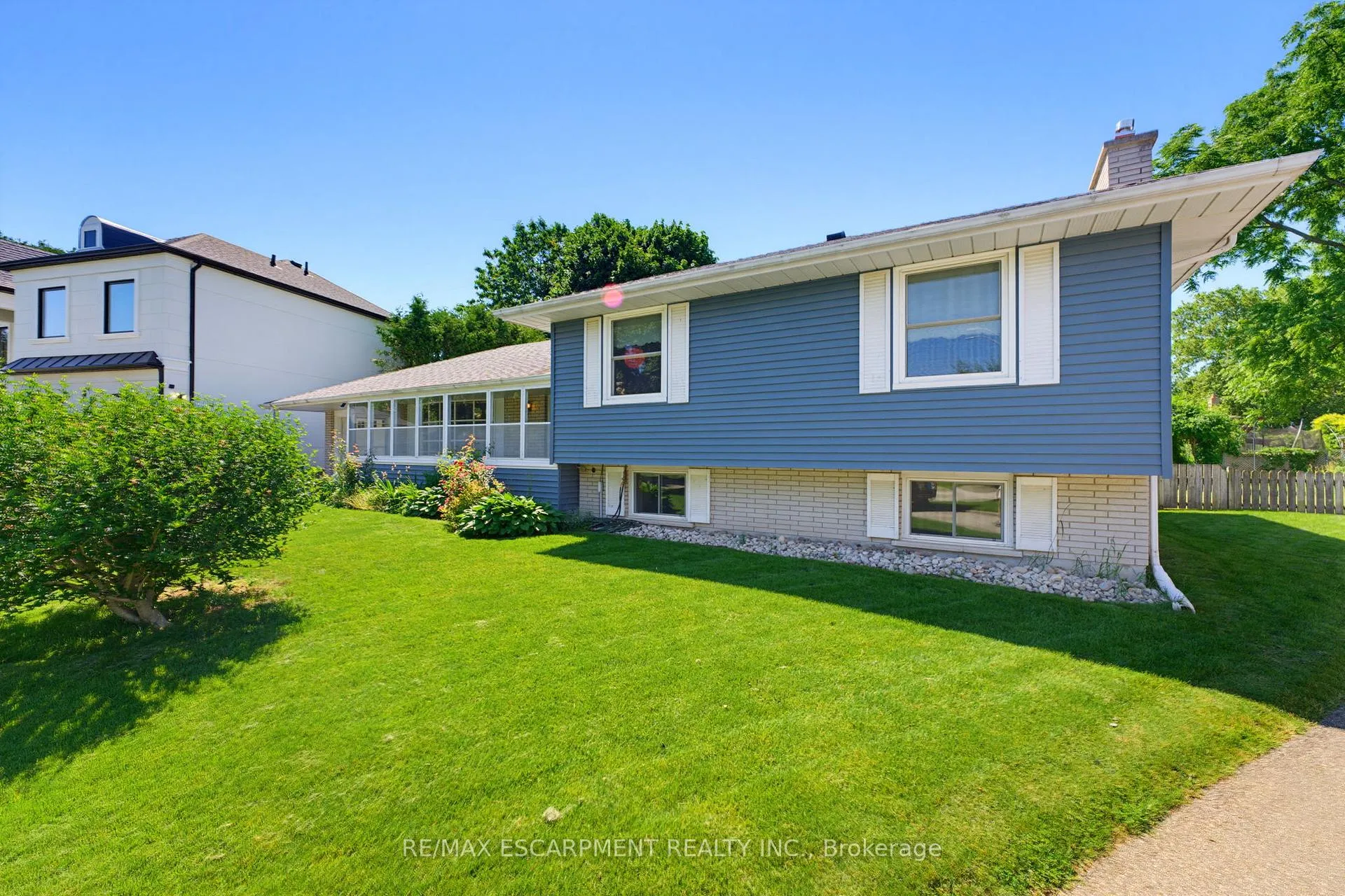 Photo 7 of 6 Treelawn Terrace, Brantford — HOMEH