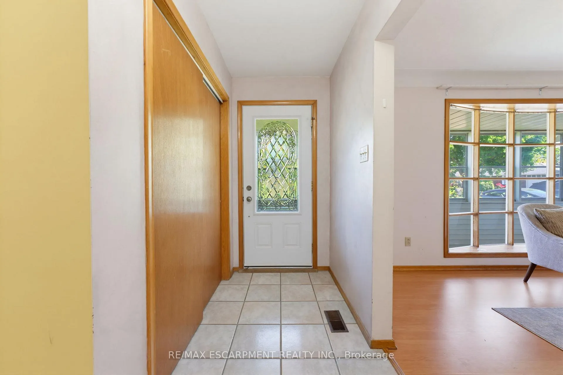 Photo 10 of 6 Treelawn Terrace, Brantford — HOMEH