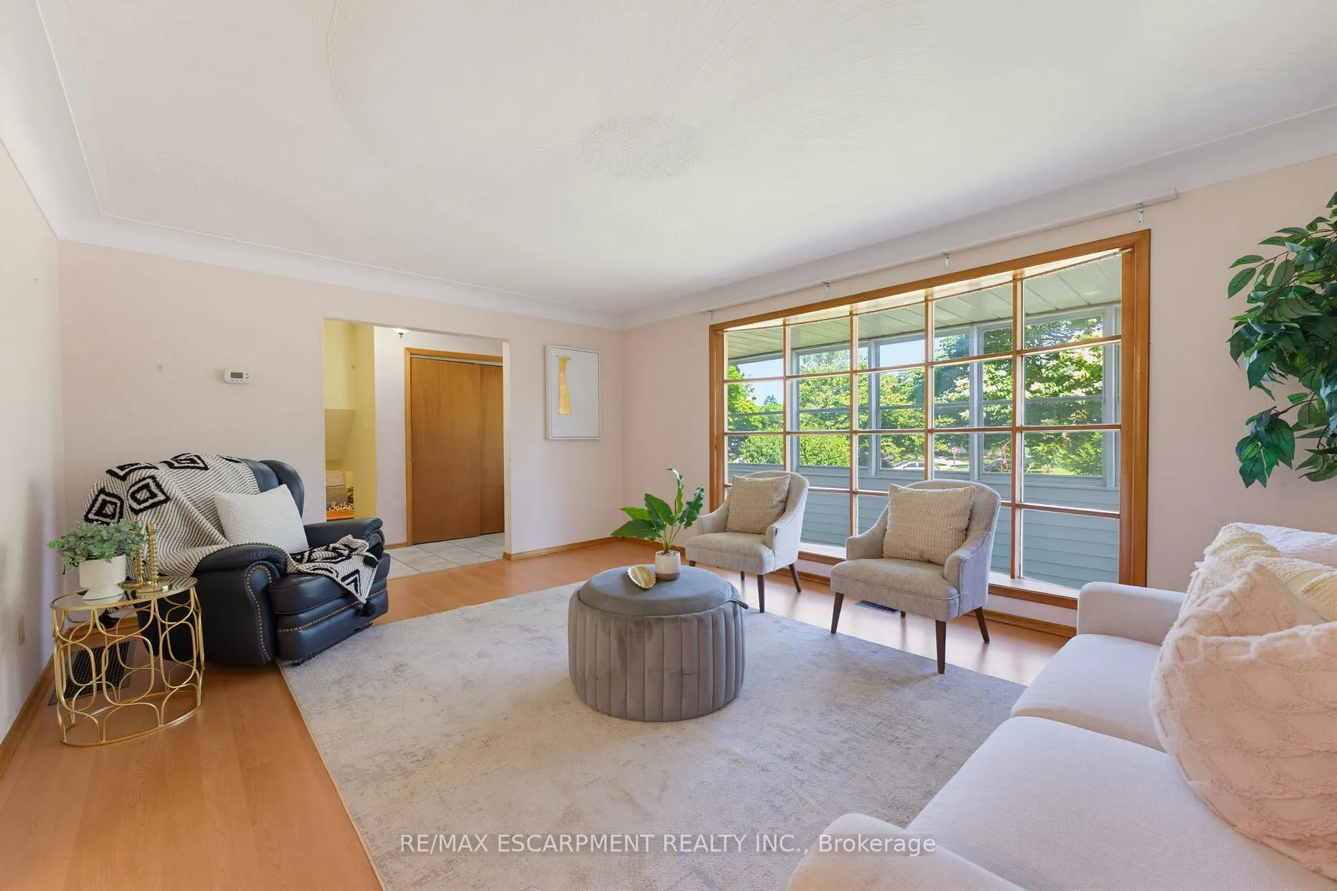 Photo 12 of 6 Treelawn Terrace, Brantford — HOMEH