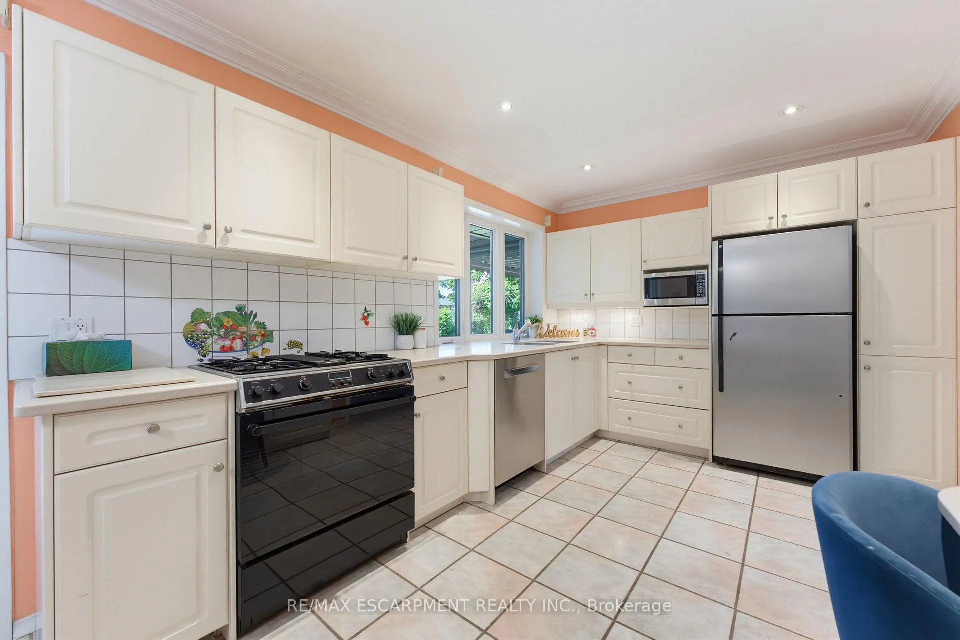 Photo 15 of 6 Treelawn Terrace, Brantford — HOMEH