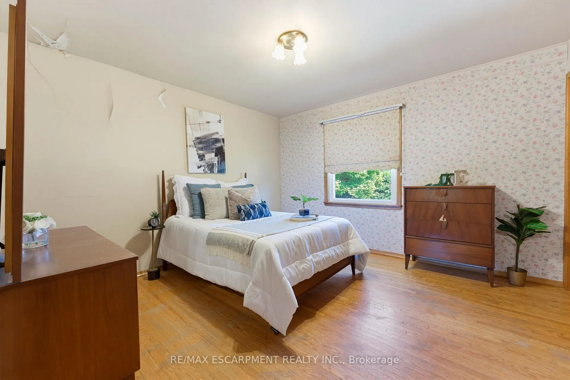 Photo 18 of 6 Treelawn Terrace, Brantford — HOMEH