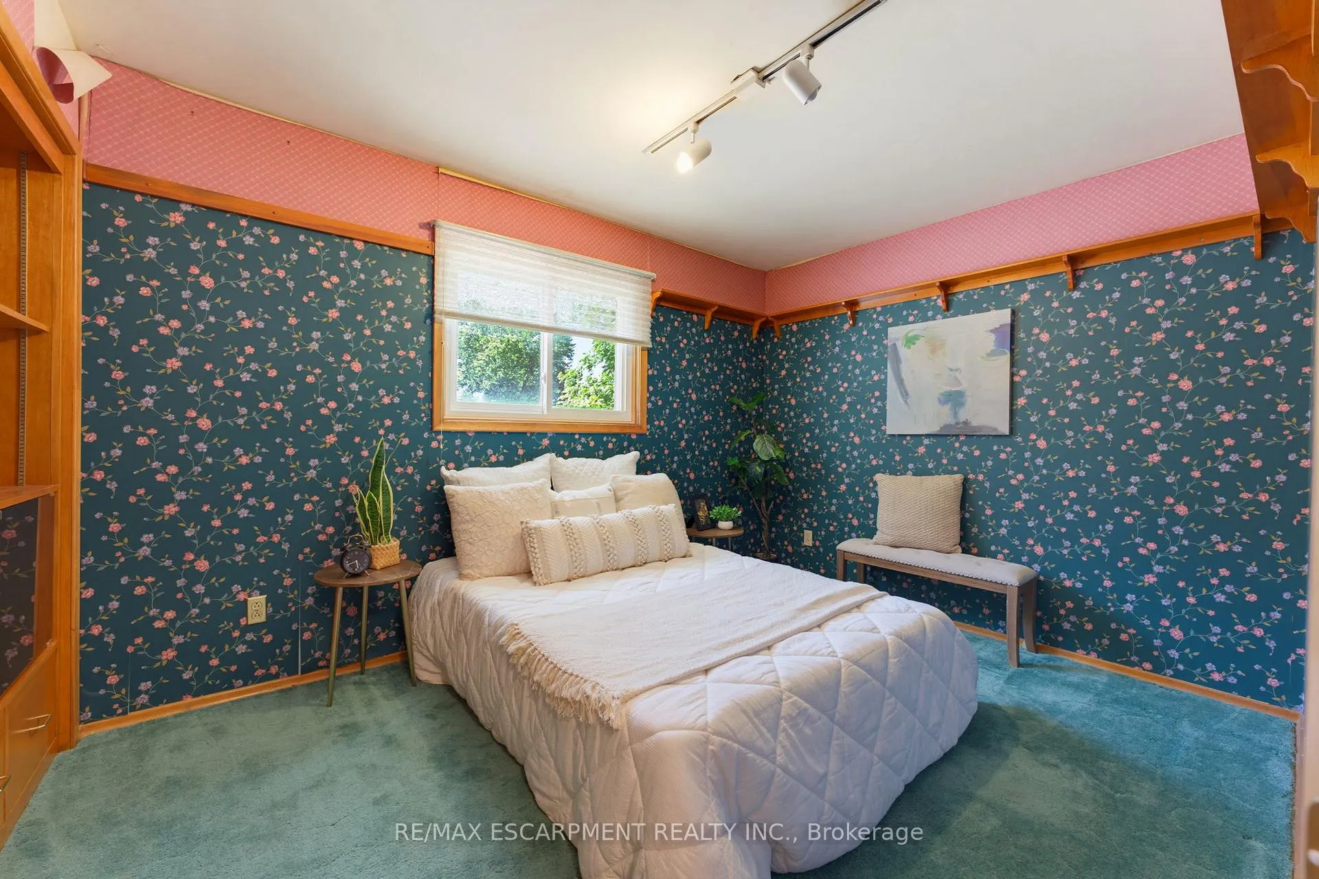 Photo 21 of 6 Treelawn Terrace, Brantford — HOMEH