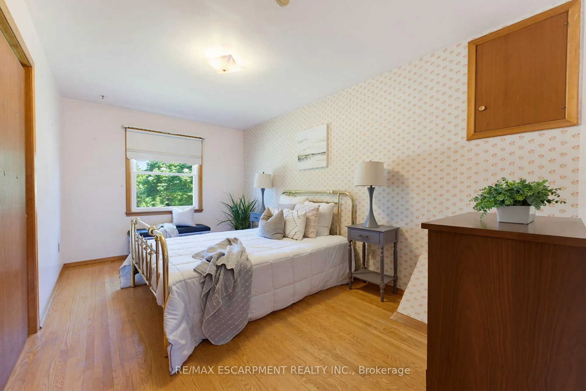 Photo 23 of 6 Treelawn Terrace, Brantford — HOMEH