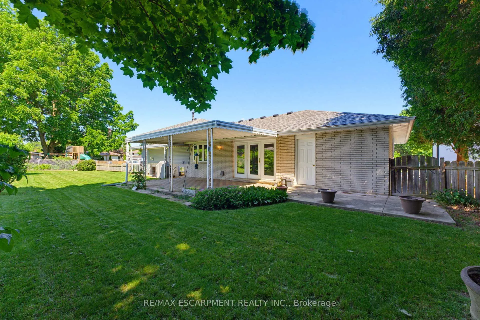 Photo 32 of 6 Treelawn Terrace, Brantford — HOMEH