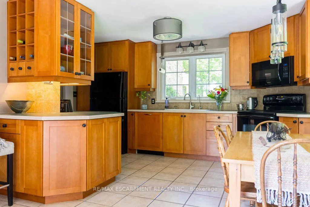 Photo 21 of 1048 Regional Road 97, Hamilton, Rural Flamborough — HOMEH