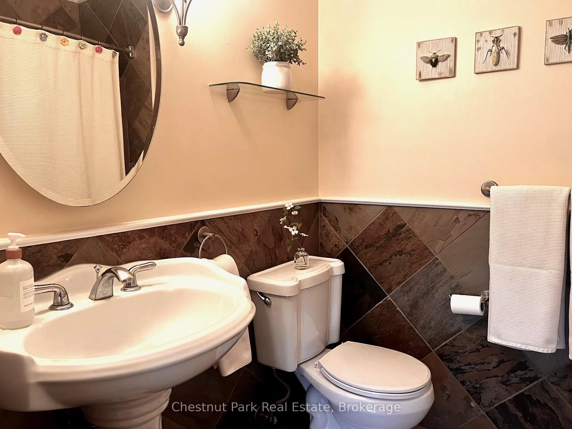 Photo 11 of 135 Christopher Avenue, Wasaga Beach — HOMEH