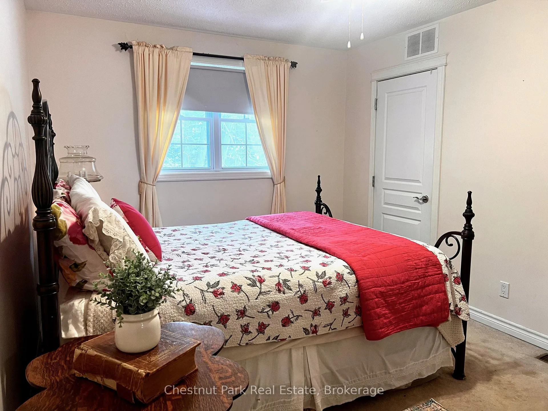 Photo 15 of 135 Christopher Avenue, Wasaga Beach — HOMEH