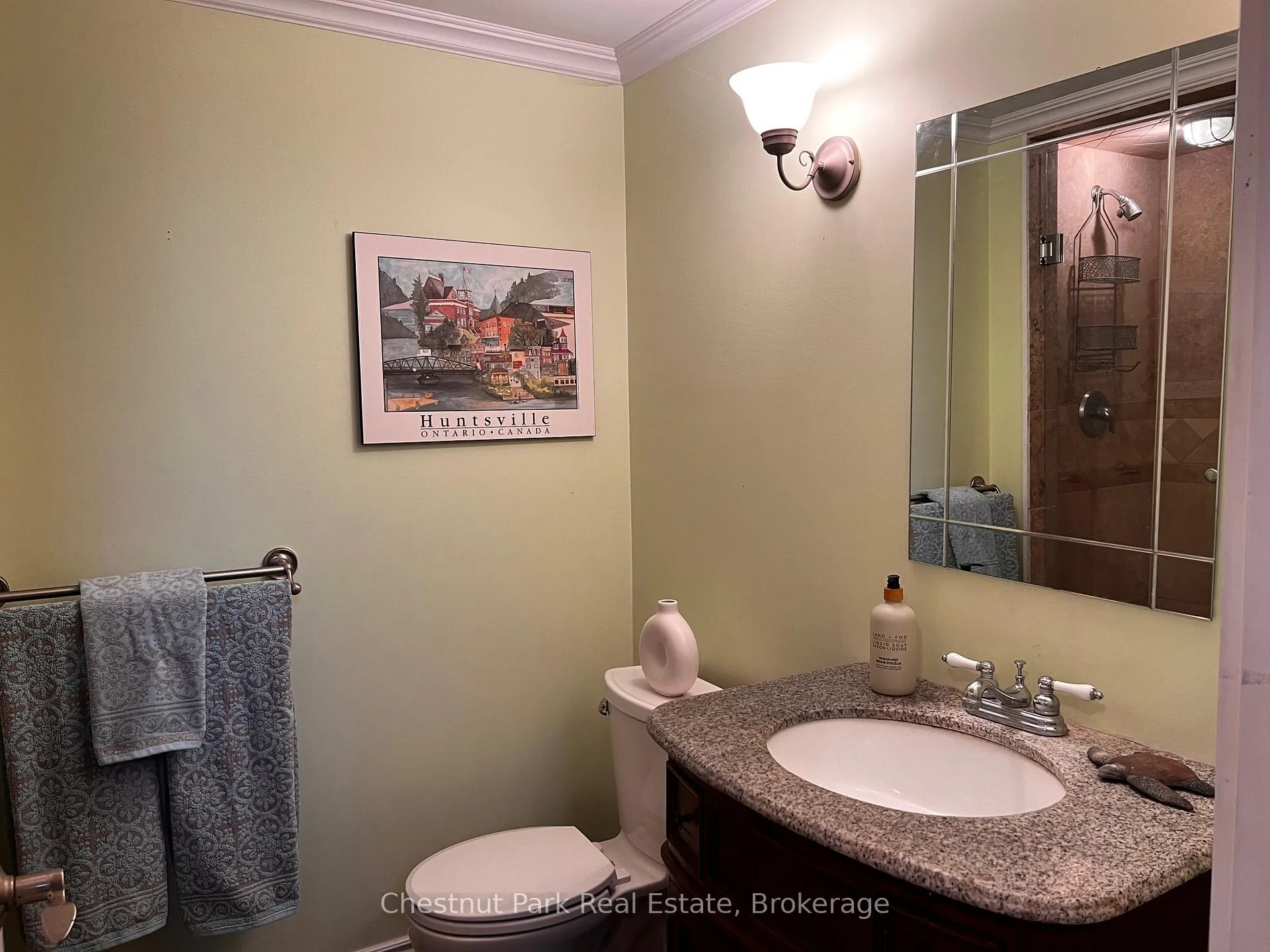 Photo 24 of 135 Christopher Avenue, Wasaga Beach — HOMEH
