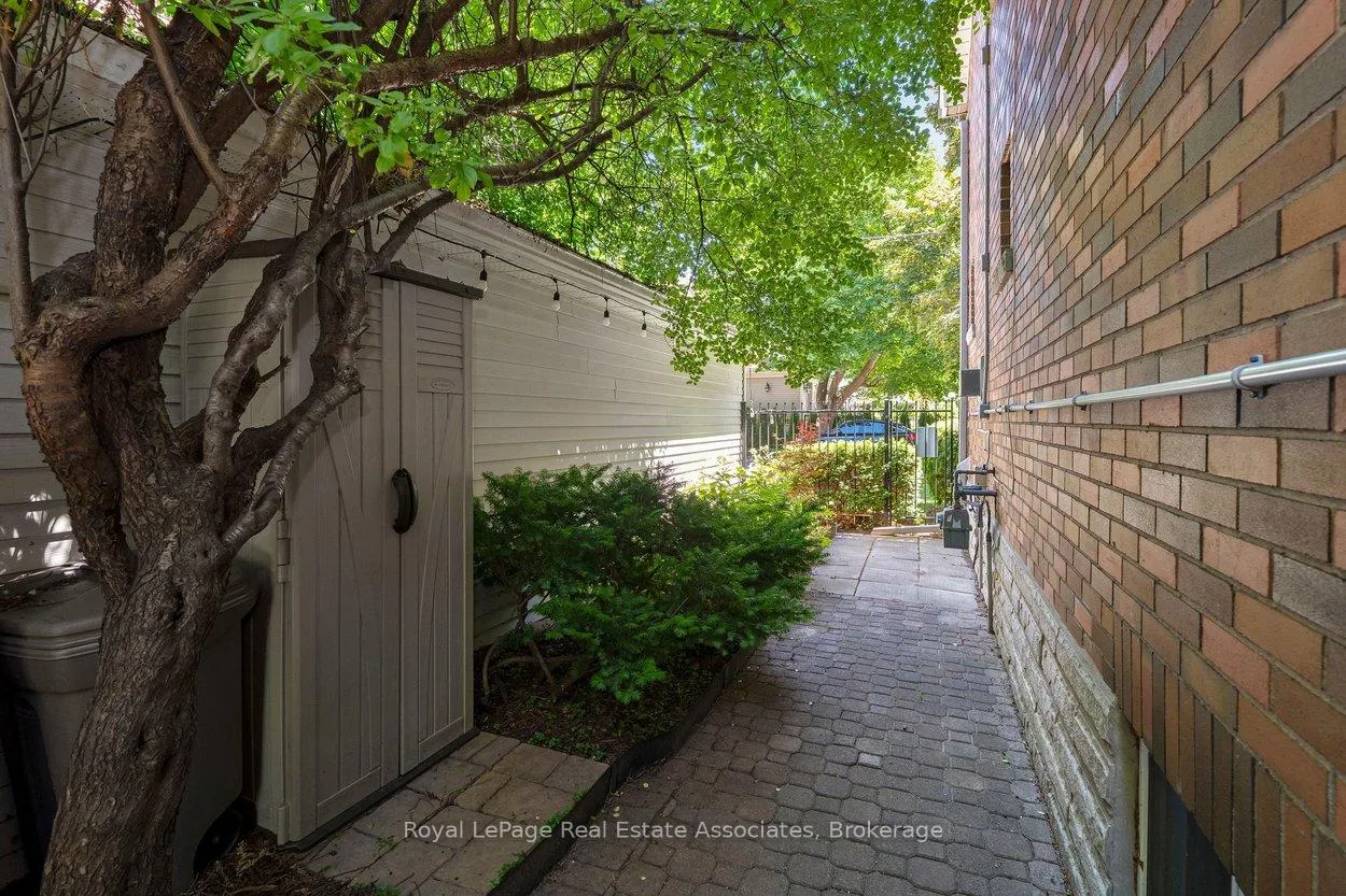 Photo 39 of 2 Byng Avenue, Brampton, Downtown Brampton — HOMEH