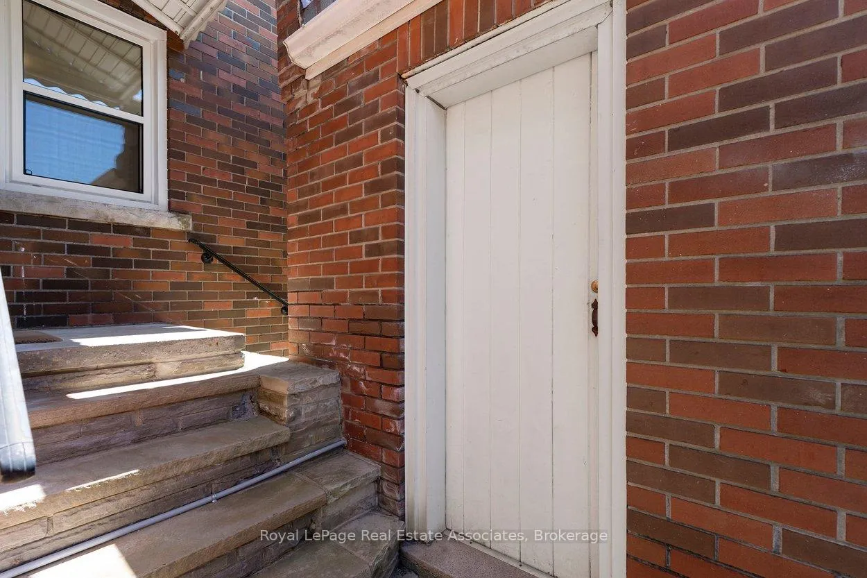 Photo 41 of 2 Byng Avenue, Brampton, Downtown Brampton — HOMEH