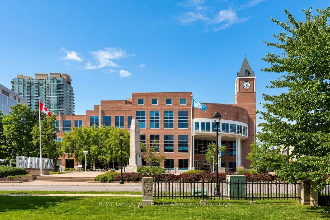 Photo 46 of 2 Byng Avenue, Brampton, Downtown Brampton — HOMEH