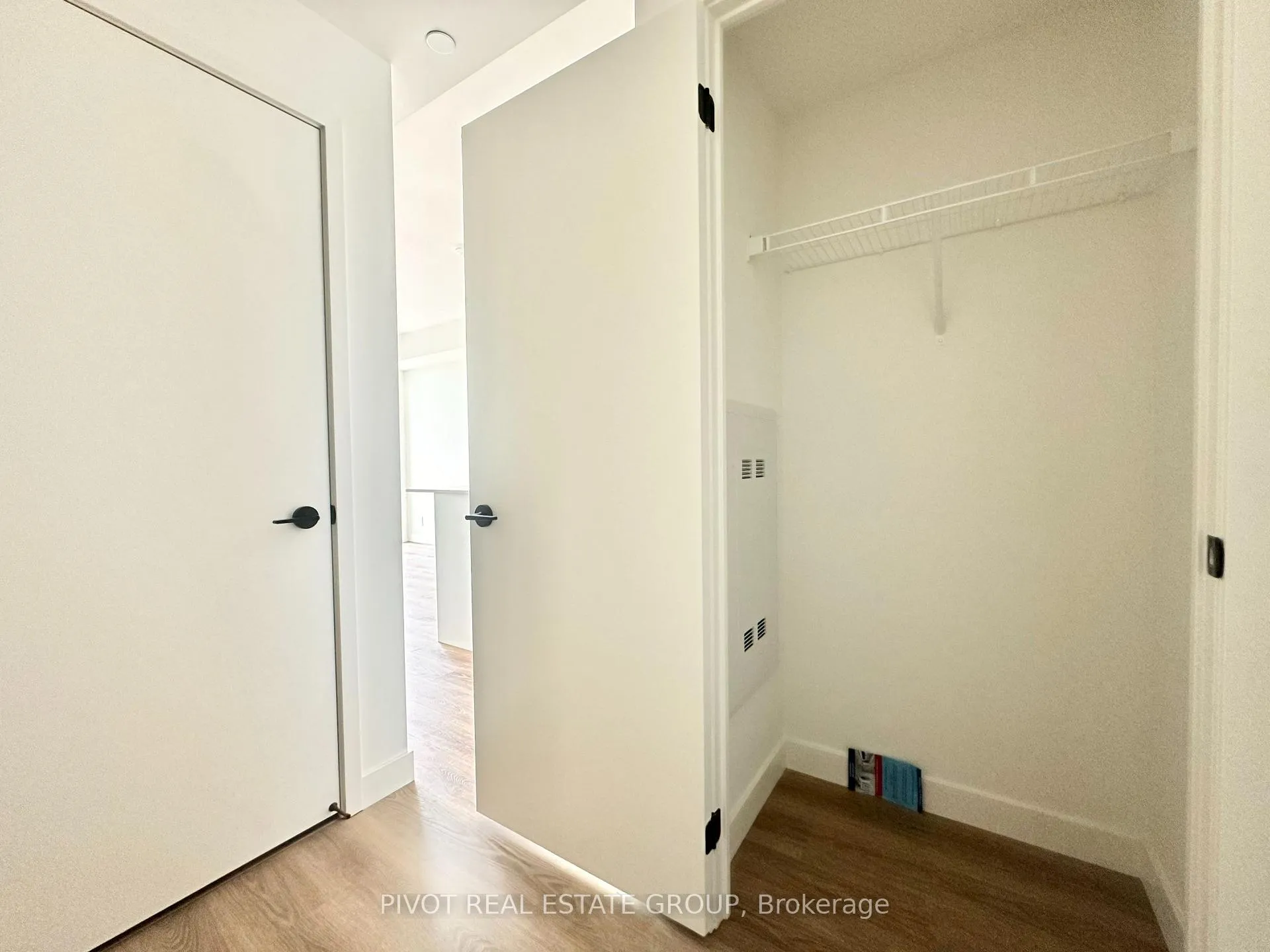 Photo 5 of Unit 1107, 1050 Eastern Avenue, Toronto, The Beaches — HOMEH