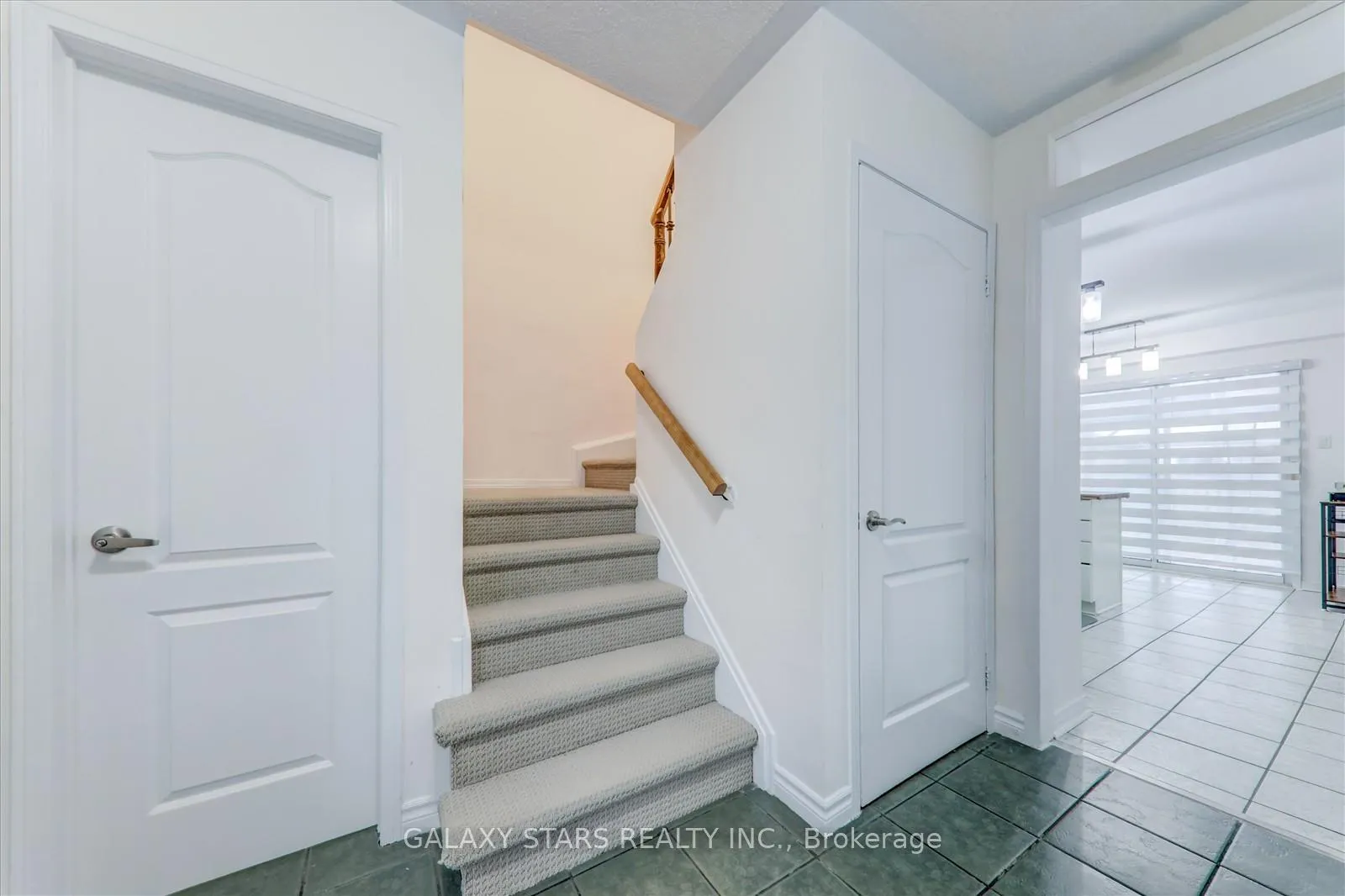 Photo 16 of 27 John Walter Crescent, Clarington, Courtice — HOMEH