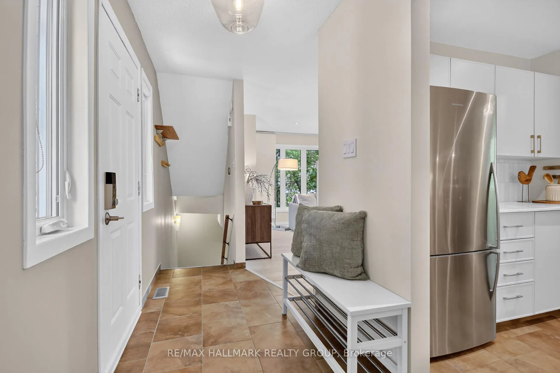 Photo 6 of Unit 7, 817 High Street E, Ottawa, Britannia Heights — HOMEH